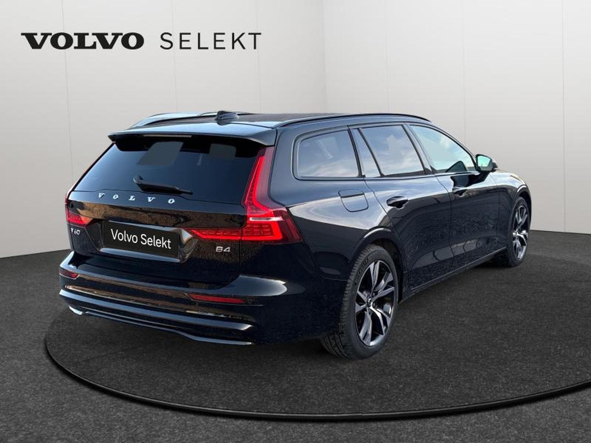 Volvo V60 b4 Plus Dark / Essence (2025) - Foto 2