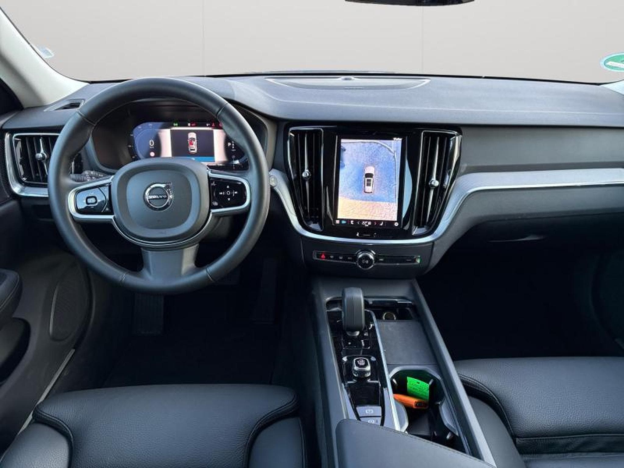 Volvo V60 b4 Plus Dark / Essence (2025) - Foto 3