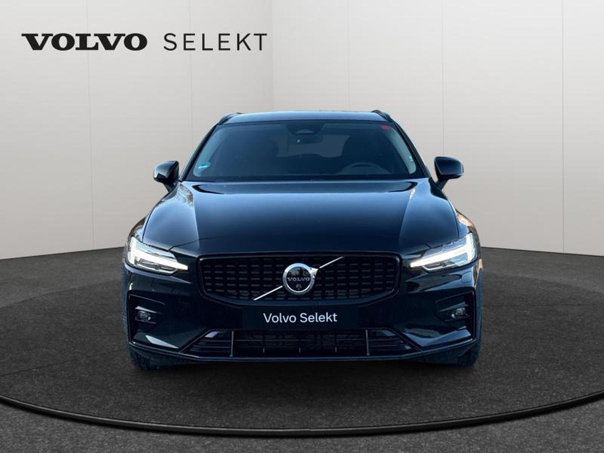 Volvo V60 b4 Plus Dark / Essence (2025) - Foto 9