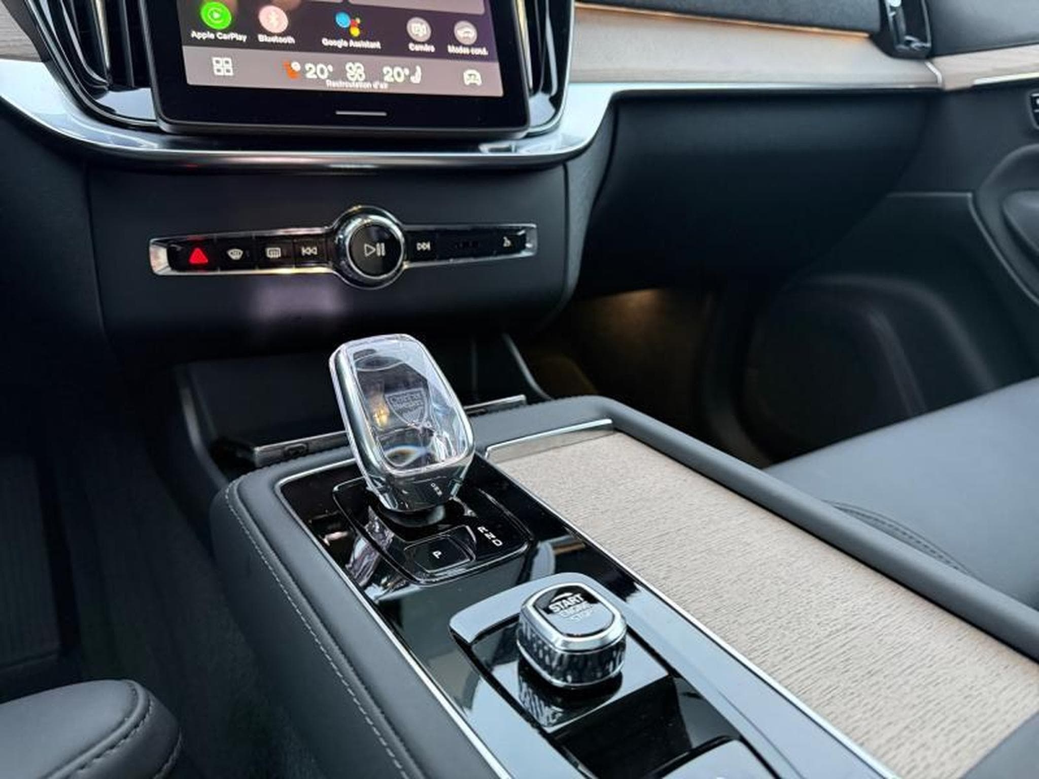 Volvo XC90 T8 Ultra Dark / Hybride (2025) - Foto 11