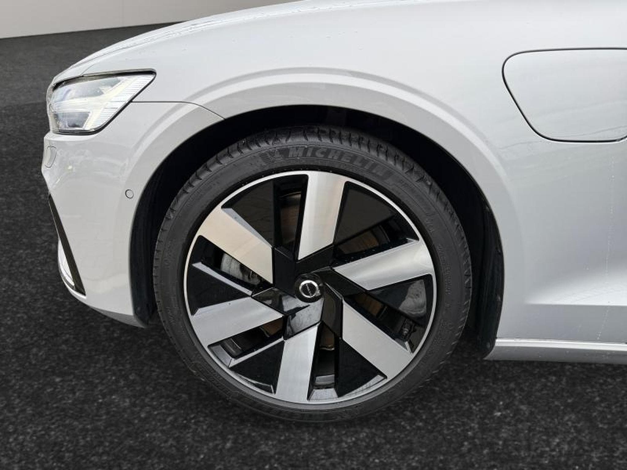 Volvo V60 T6 Plus Dark / Hybride (2024) - Foto 14