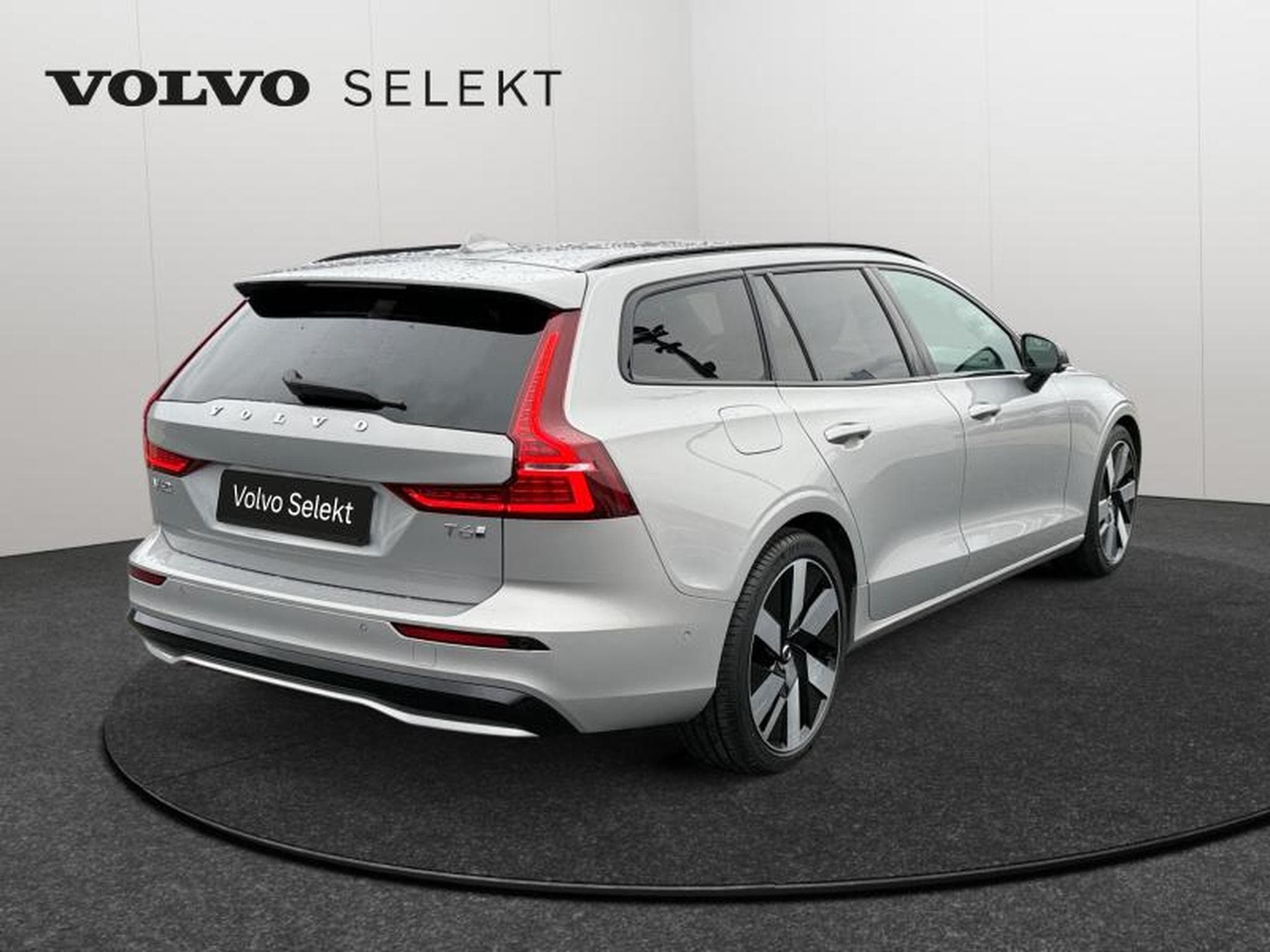 Volvo V60 T6 Plus Dark / Hybride (2024) - Foto 2
