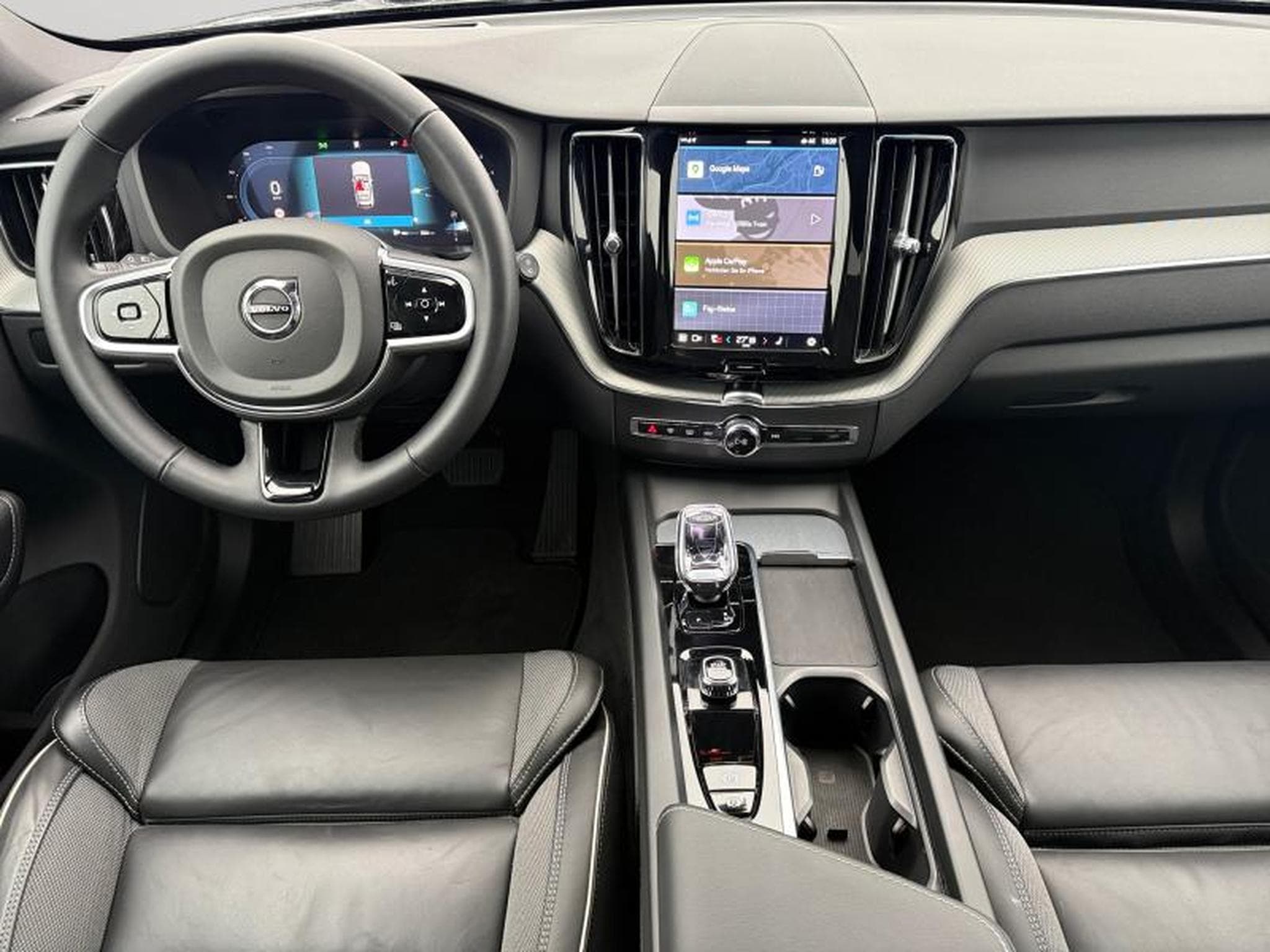 Volvo XC60 B5 Black Edition Plus / Essence (2025) - Foto 3