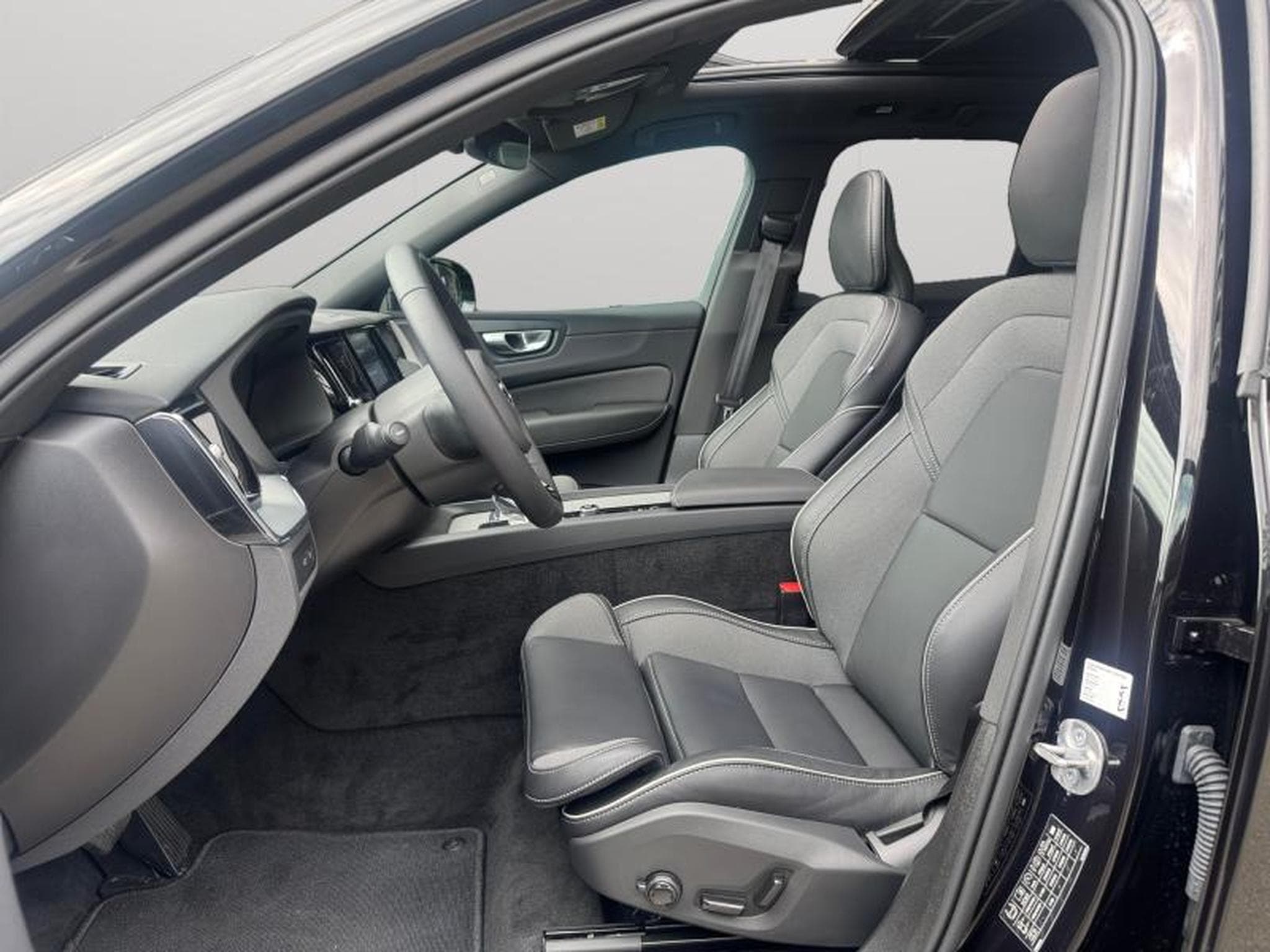Volvo XC60 T8 Black Edition Plus / Hybride KIT HIVER INCLUS (2025) - Foto 10