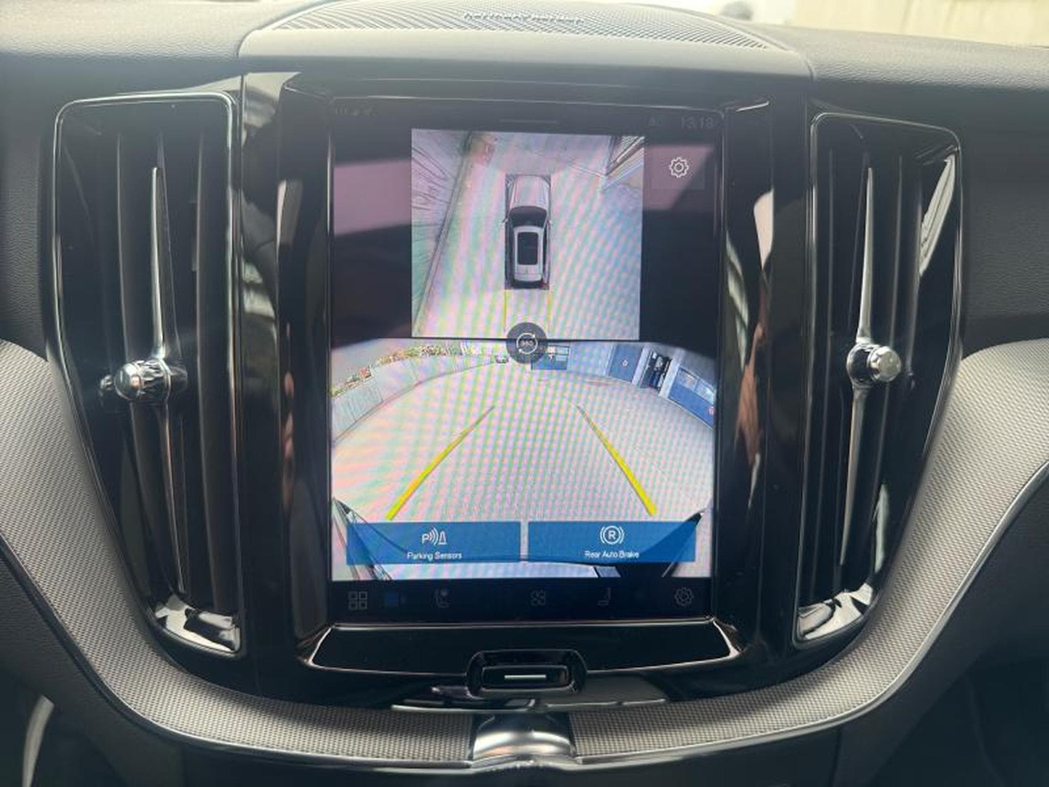 Volvo XC60 T8 Black Edition Plus / Hybride KIT HIVER INCLUS (2025) - Foto 17
