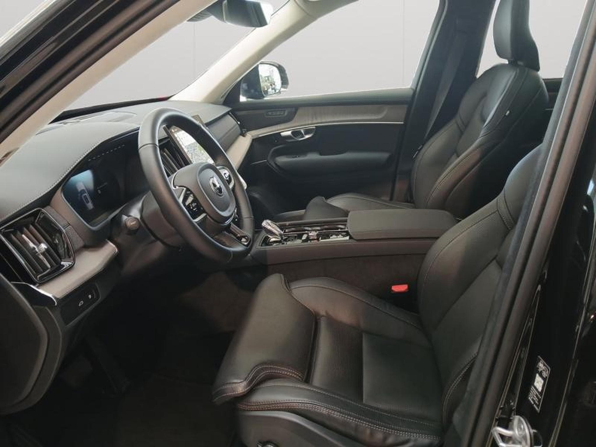 Volvo XC90 T8 AWD Ultra Dark / Hybride (2025) - Foto 10
