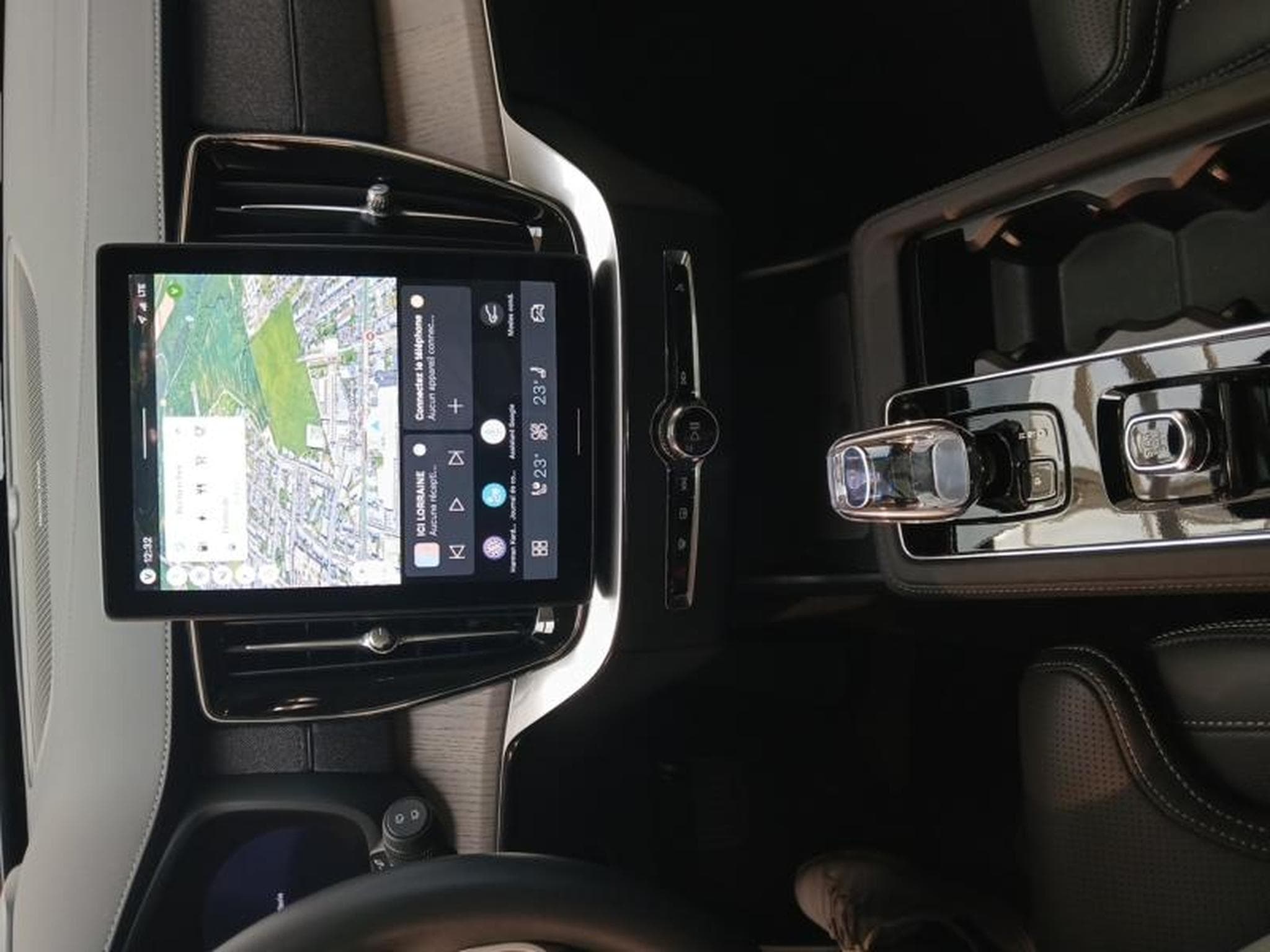 Volvo XC90 T8 AWD Ultra Dark / Hybride (2025) - Foto 11