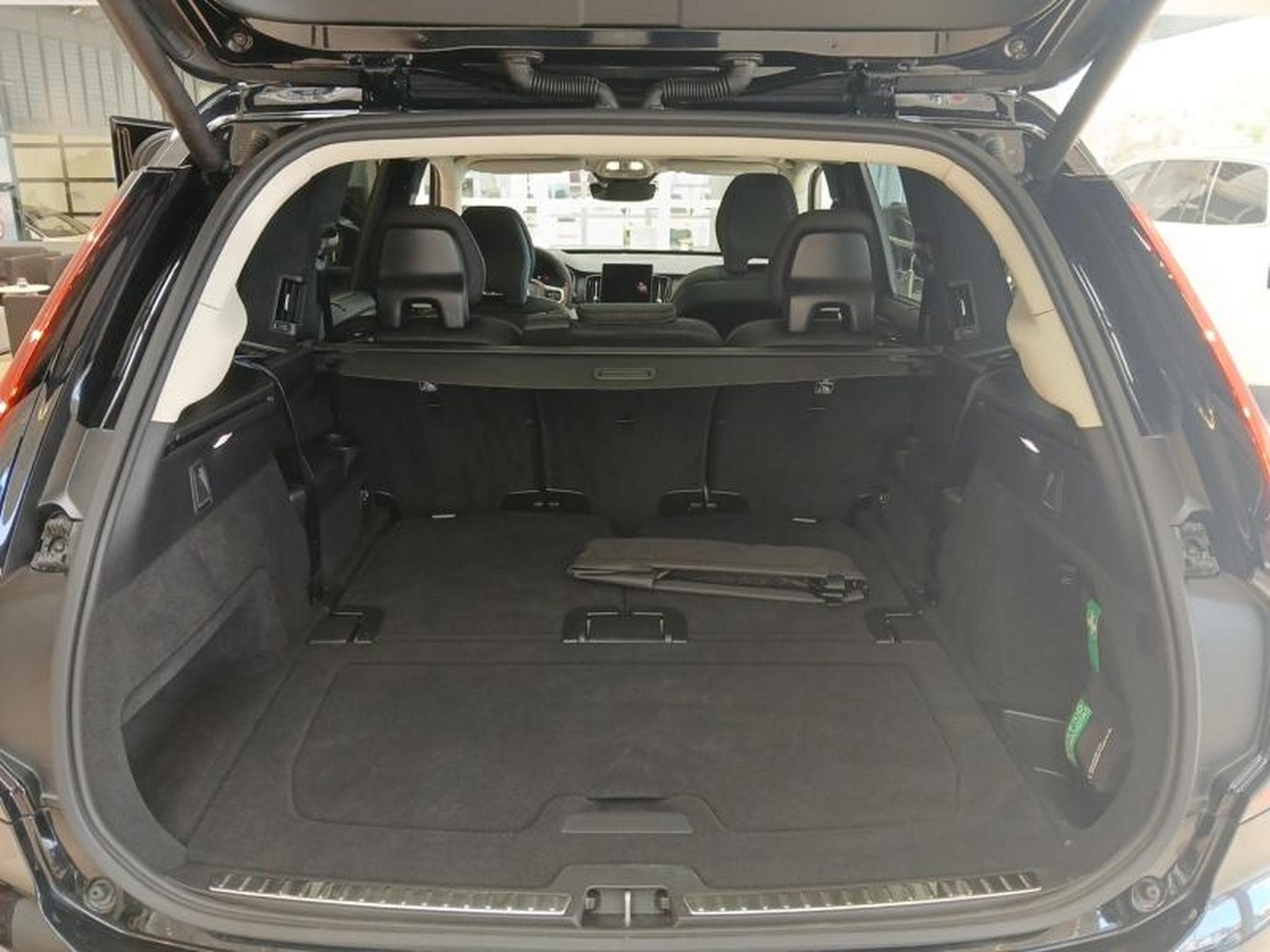 Volvo XC90 T8 AWD Ultra Dark / Hybride (2025) - Foto 19
