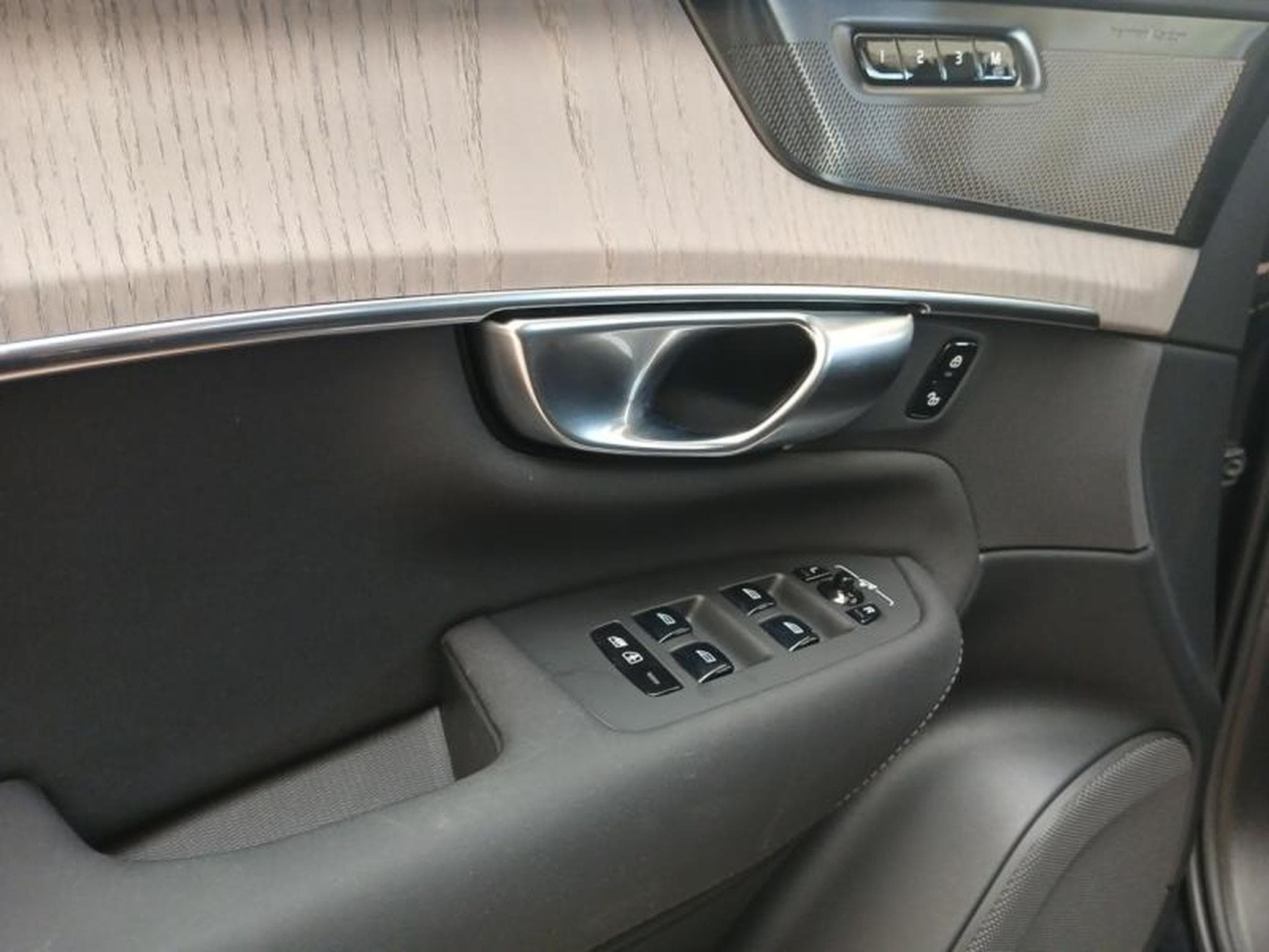 Volvo XC90 T8 AWD Ultra Dark / Hybride (2025) - Foto 20
