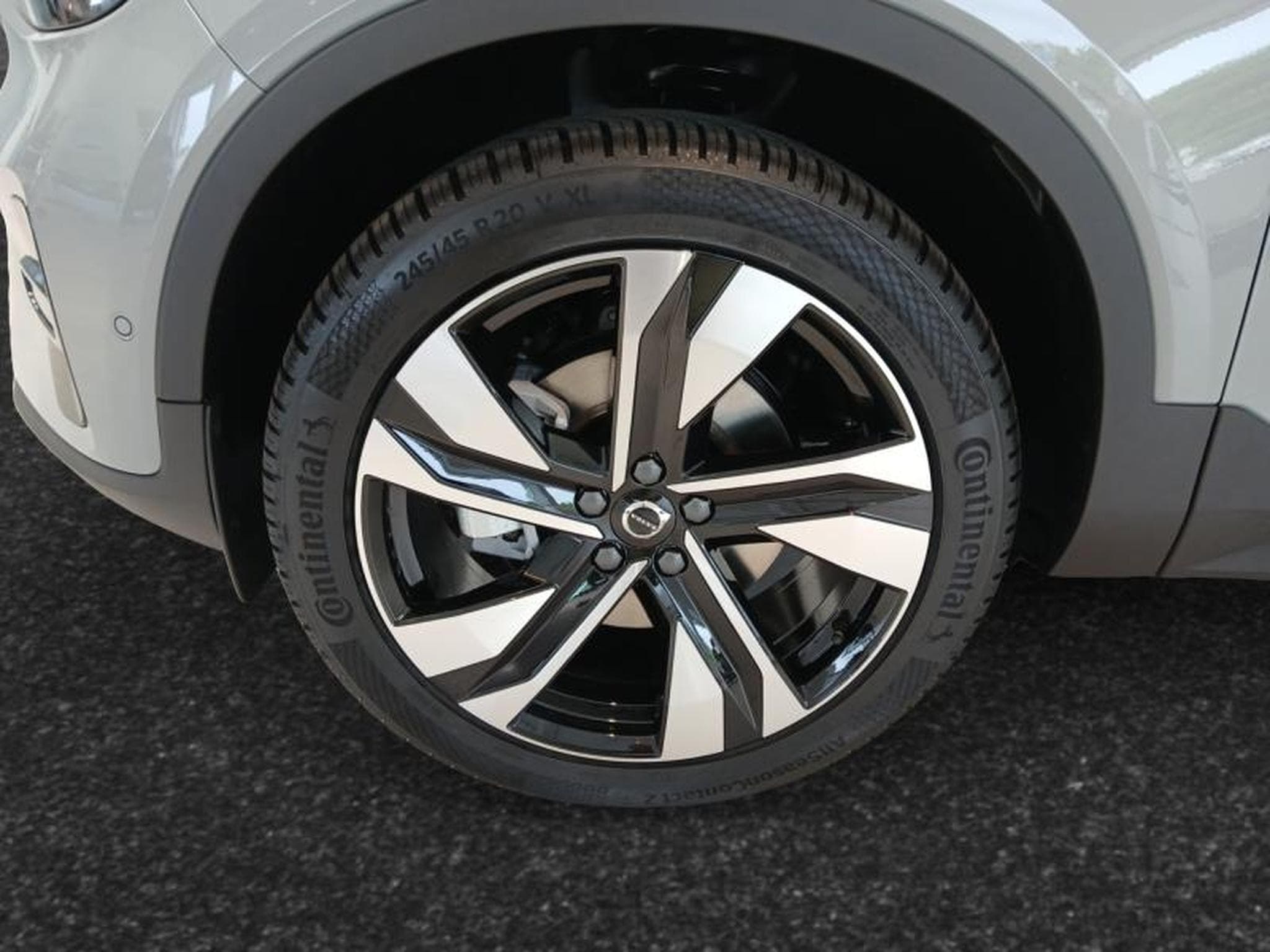 Volvo XC40 B3 Ultra Dark / Essence (2026) - Foto 11