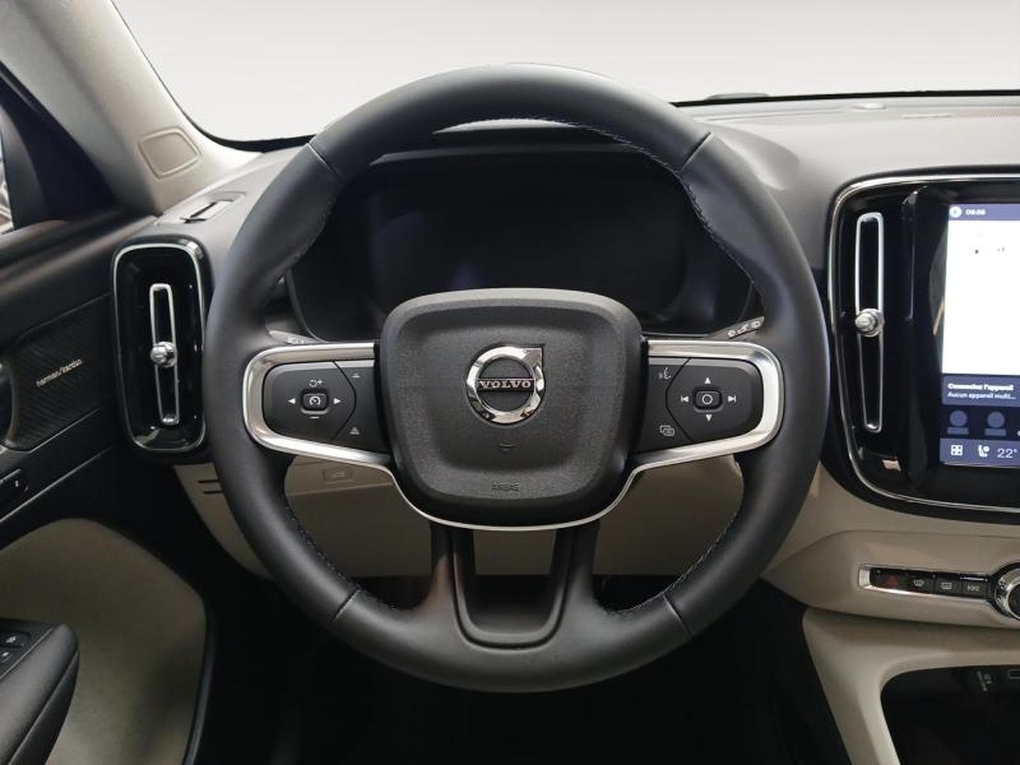 Volvo XC40 B3 Ultra Dark / Essence (2026) - Foto 17