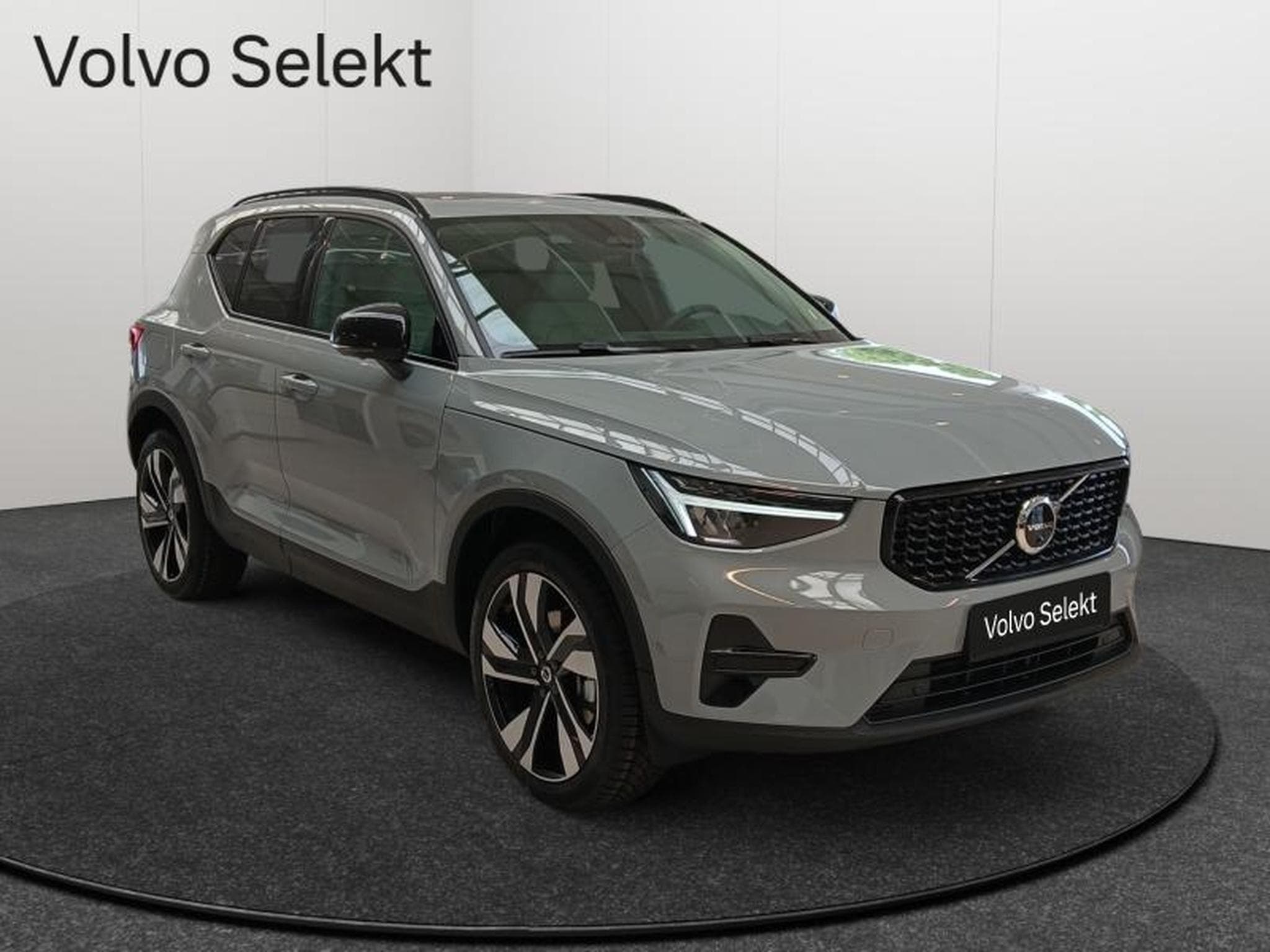 Volvo XC40 B3 Ultra Dark / Essence (2026) - Foto 18