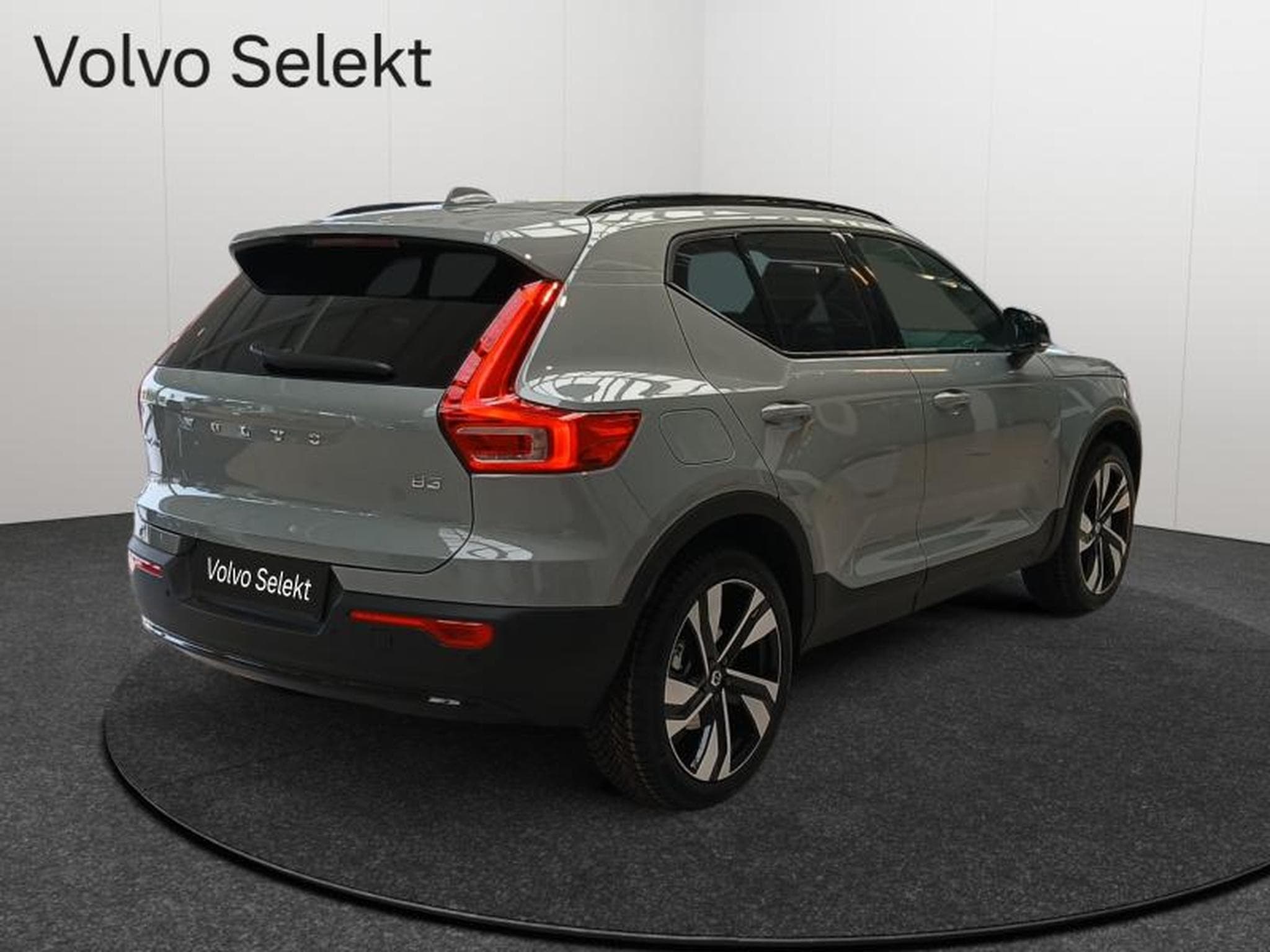 Volvo XC40 B3 Ultra Dark / Essence (2026) - Foto 2