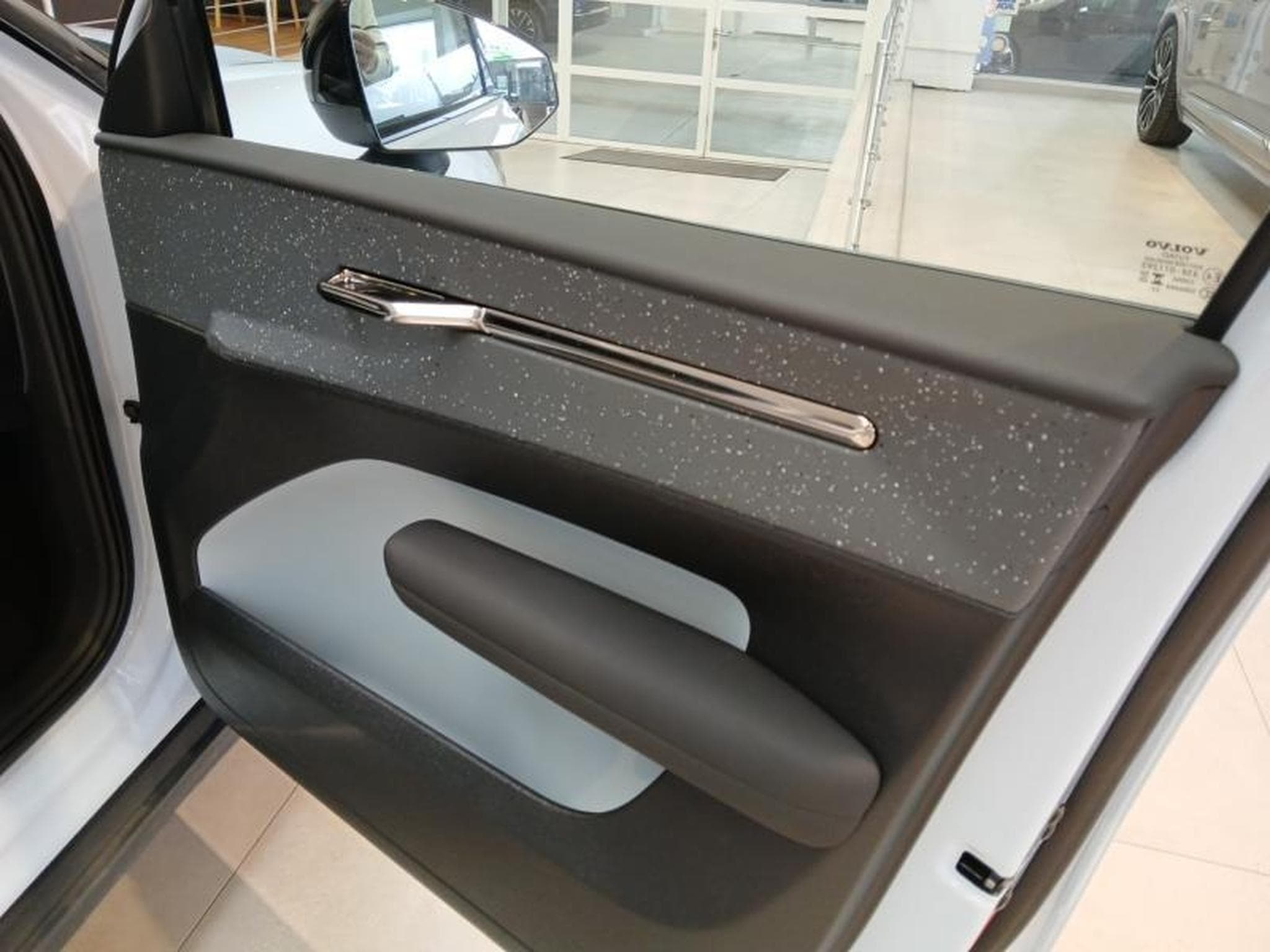 Volvo EX30 Ultra Single Motor / Elecrique (2025) - Foto 17