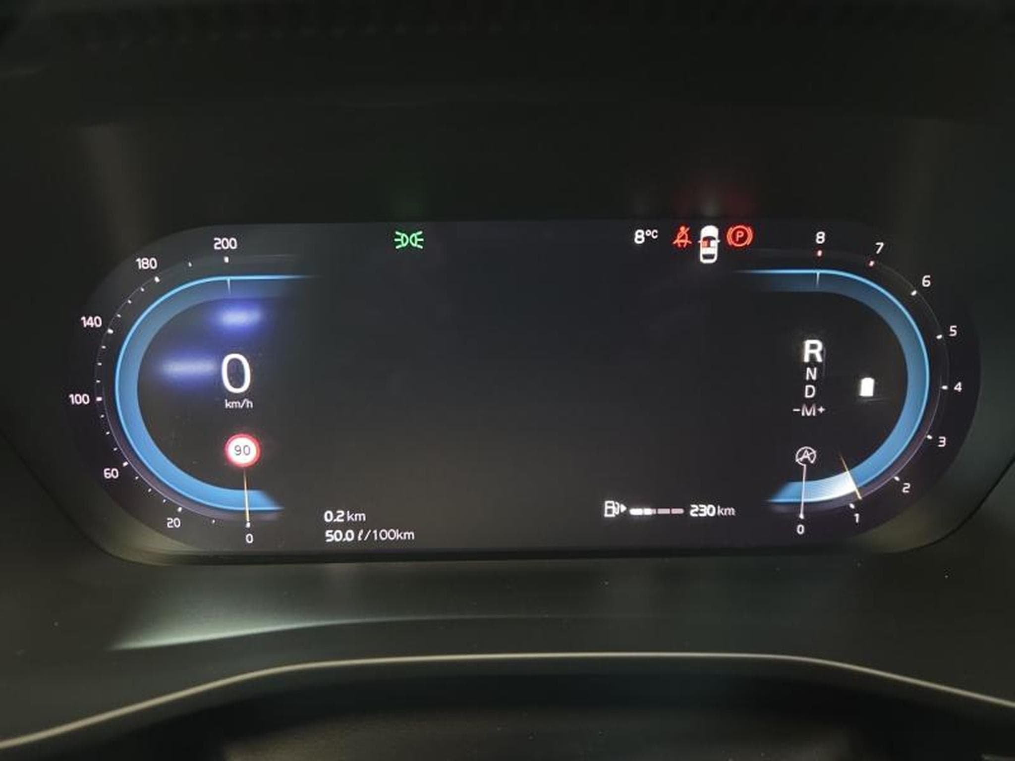 Volvo XC40 B3 Core / Essence (2023) - Foto 18