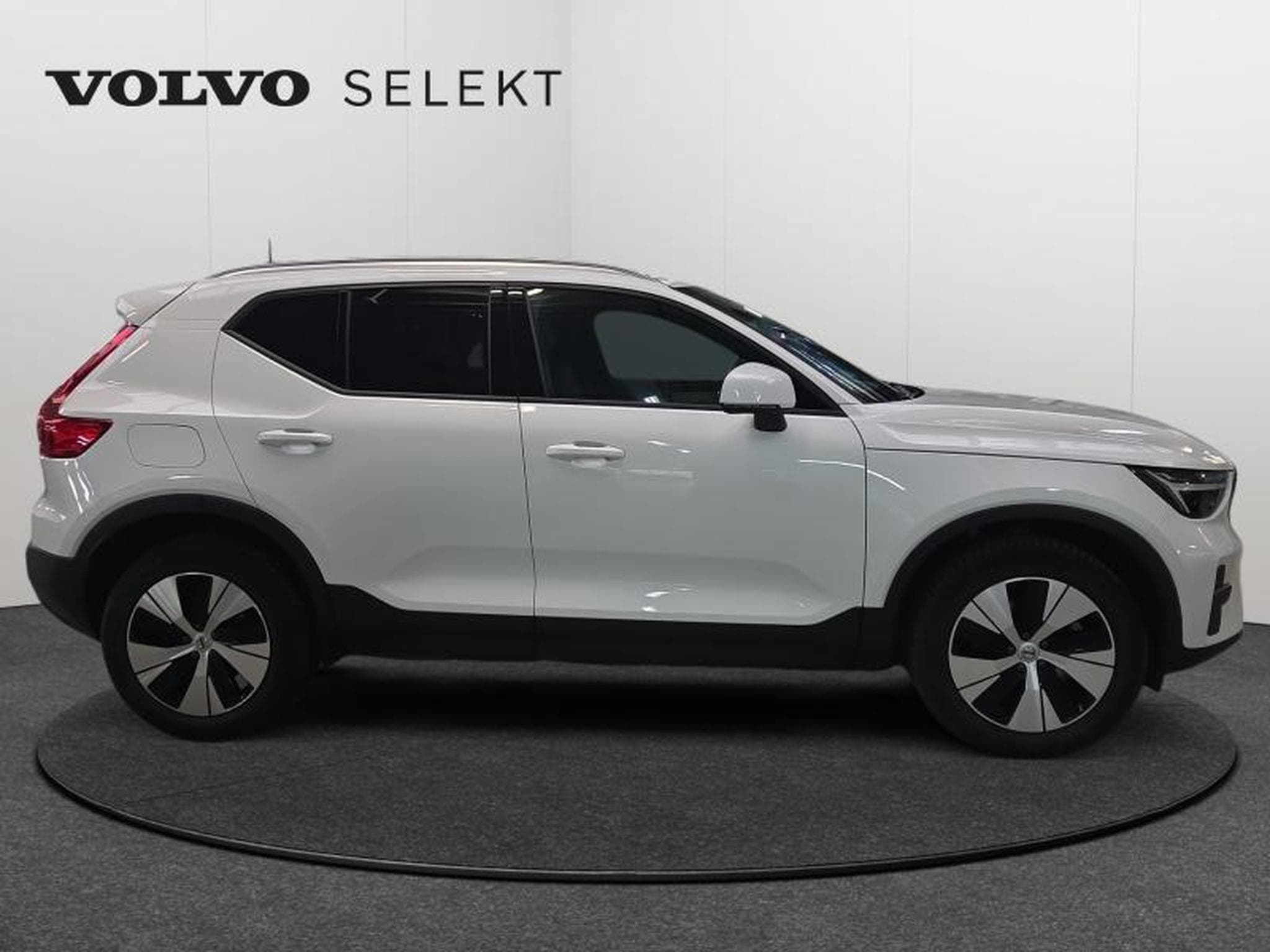 Volvo XC40 B3 Core / Essence (2023) - Foto 7