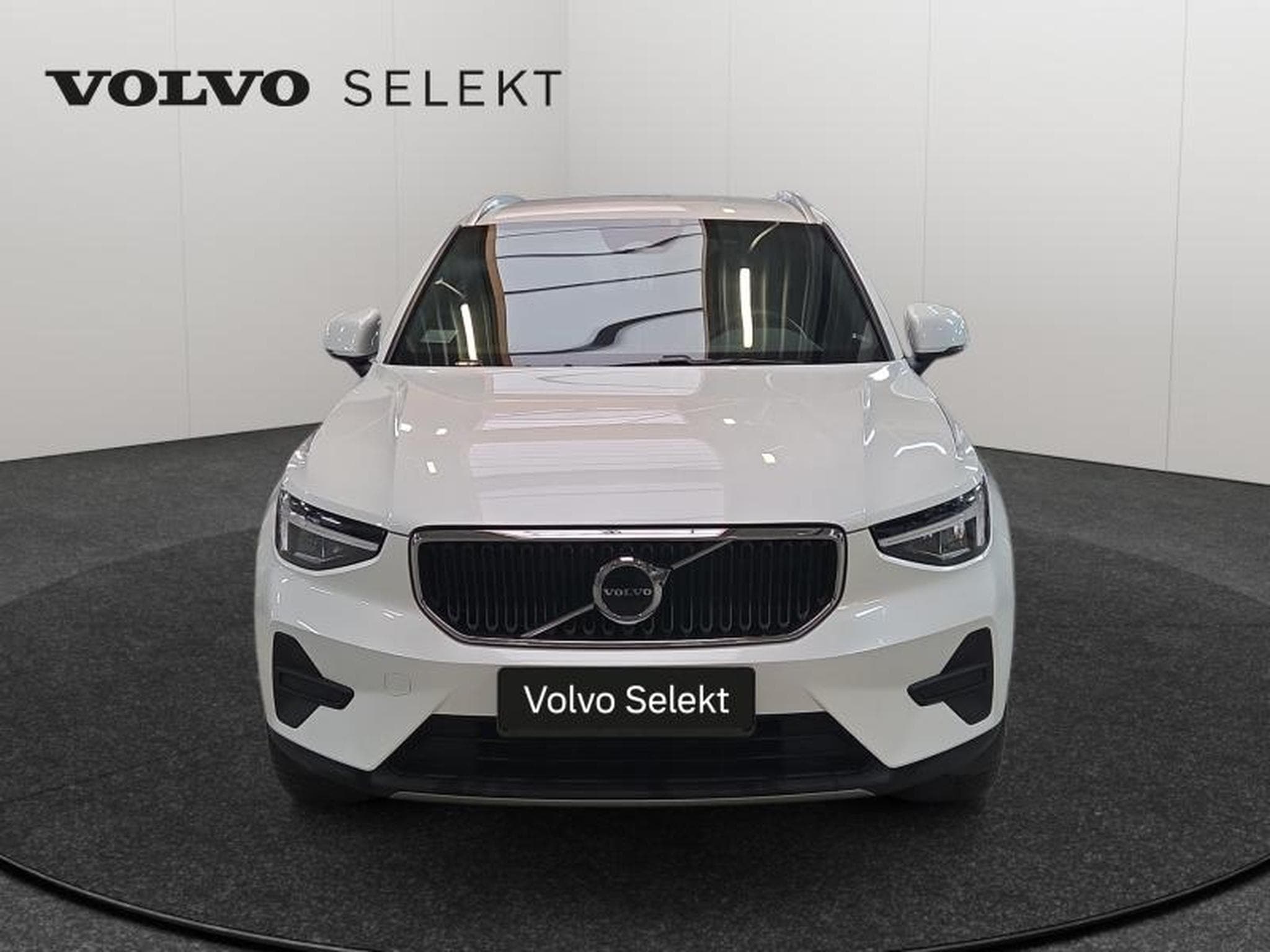 Volvo XC40 B3 Core / Essence (2023) - Foto 9
