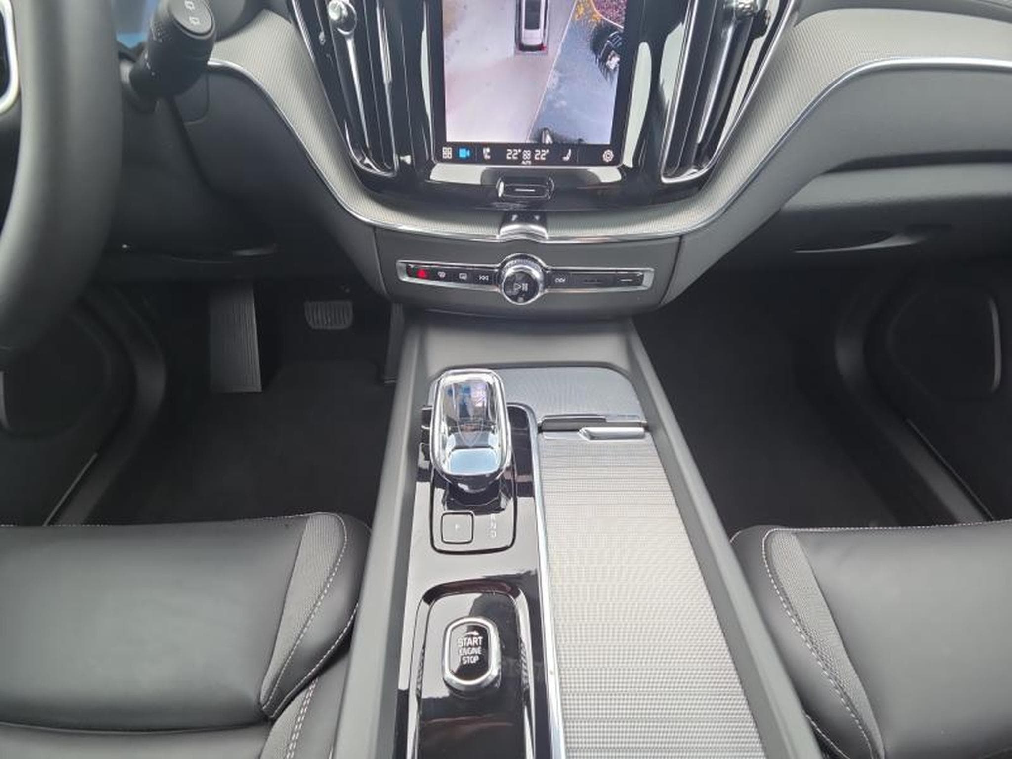 Volvo XC60 B5 AWD Ultra Dark / Essence (2025) - Foto 10