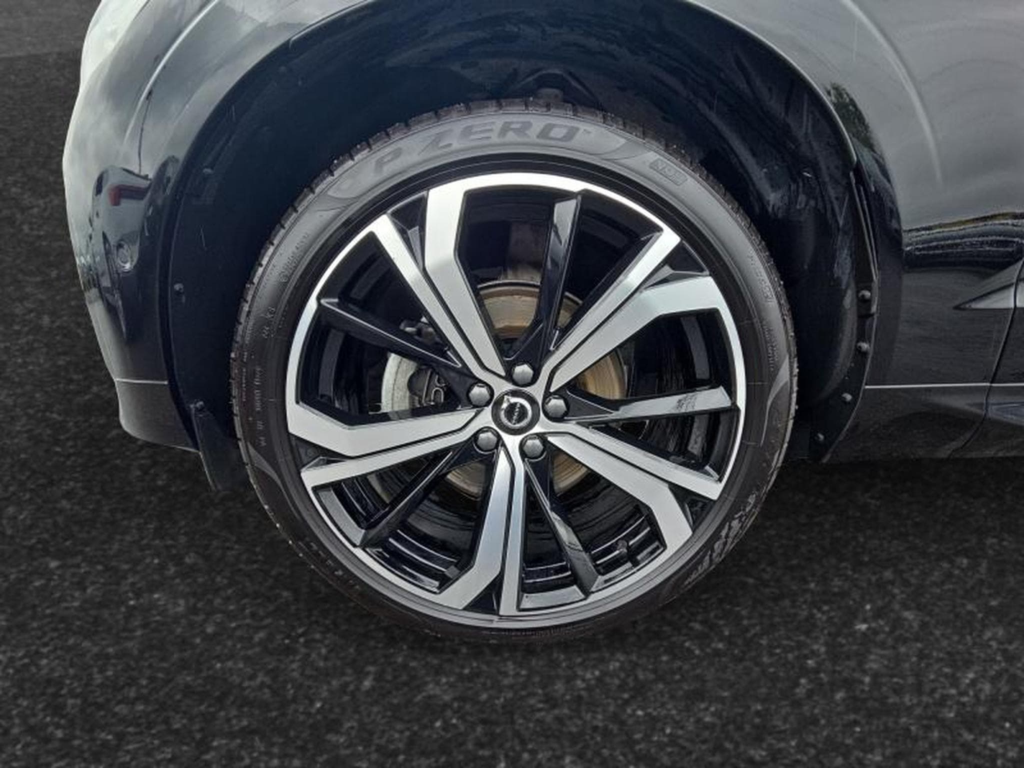 Volvo XC60 B5 AWD Ultra Dark / Essence (2025) - Foto 11