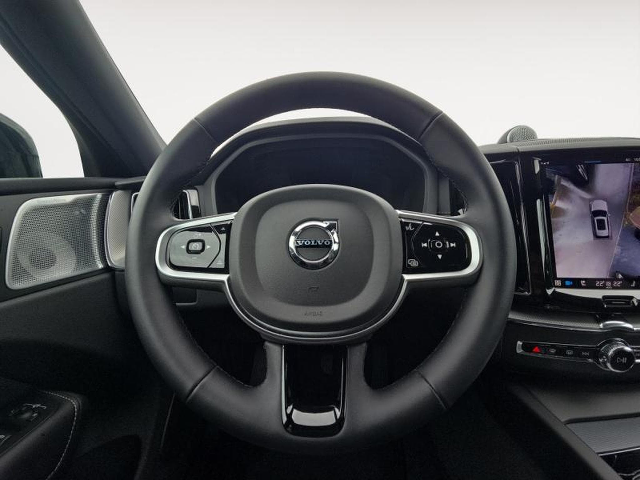 Volvo XC60 B5 AWD Ultra Dark / Essence (2025) - Foto 17
