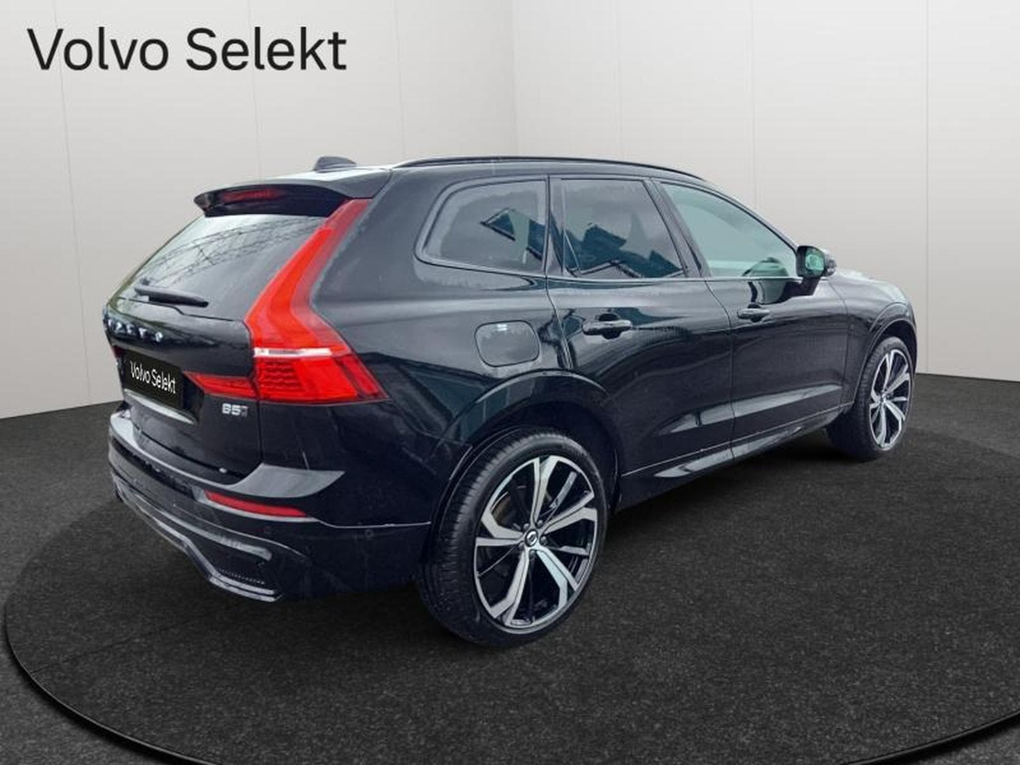Volvo XC60 B5 AWD Ultra Dark / Essence (2025) - Foto 2