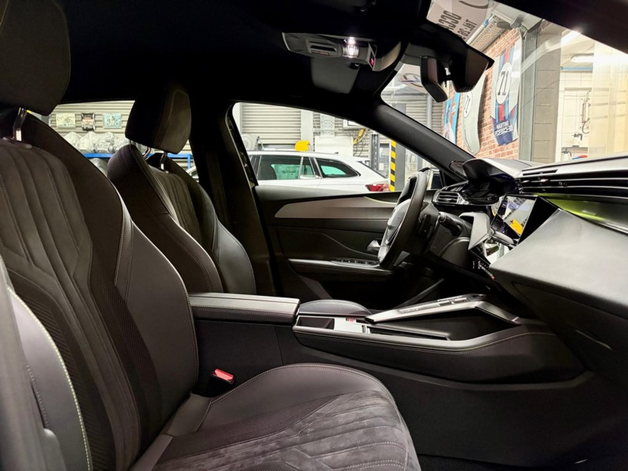 Peugeot 308 308 1.5 BlueHdi 131cv Auto GT (2022) - Foto 8