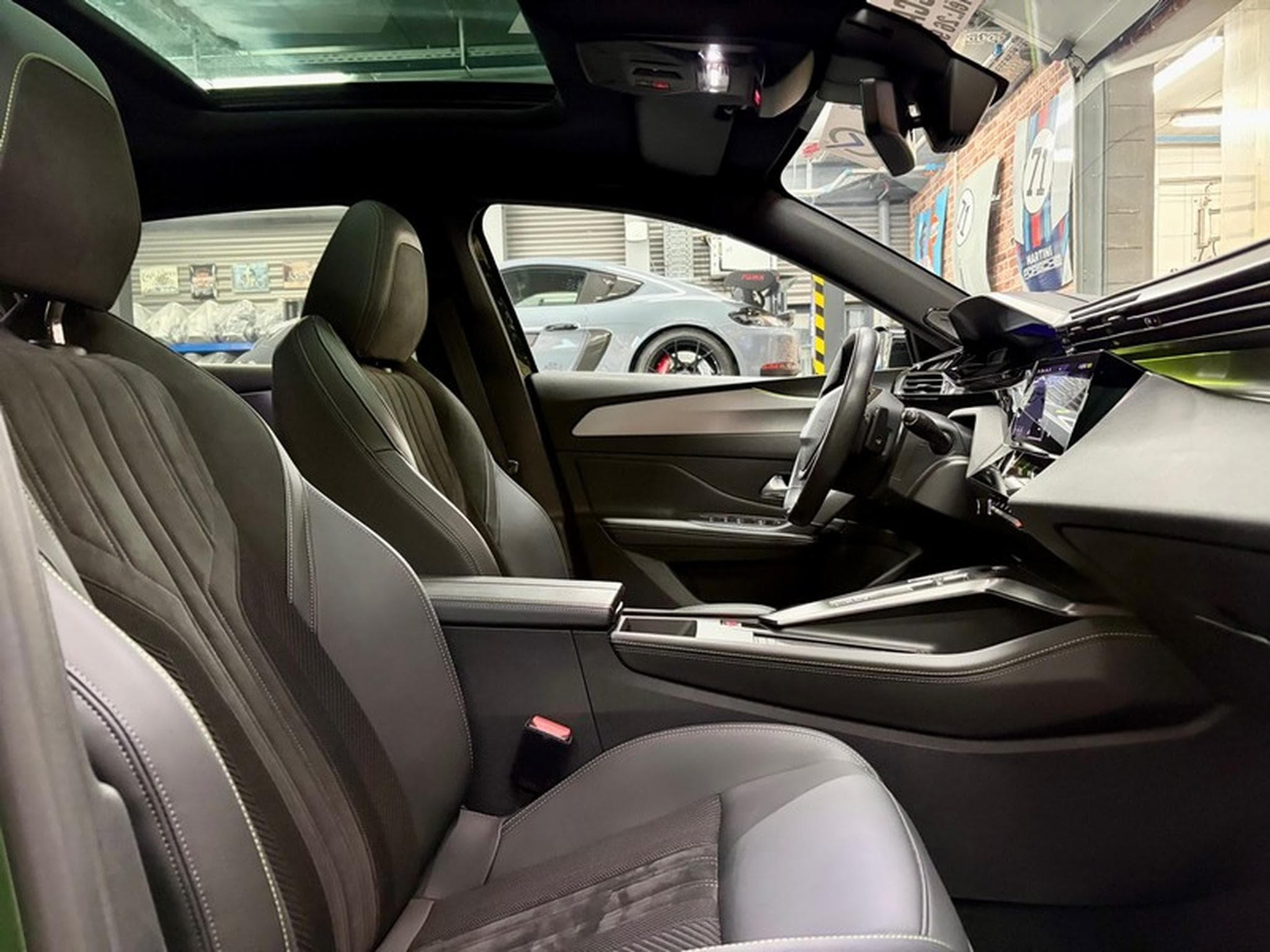 Peugeot 308 308 1.5 BlueHdi 131cv Auto GT (2022) - Foto 8