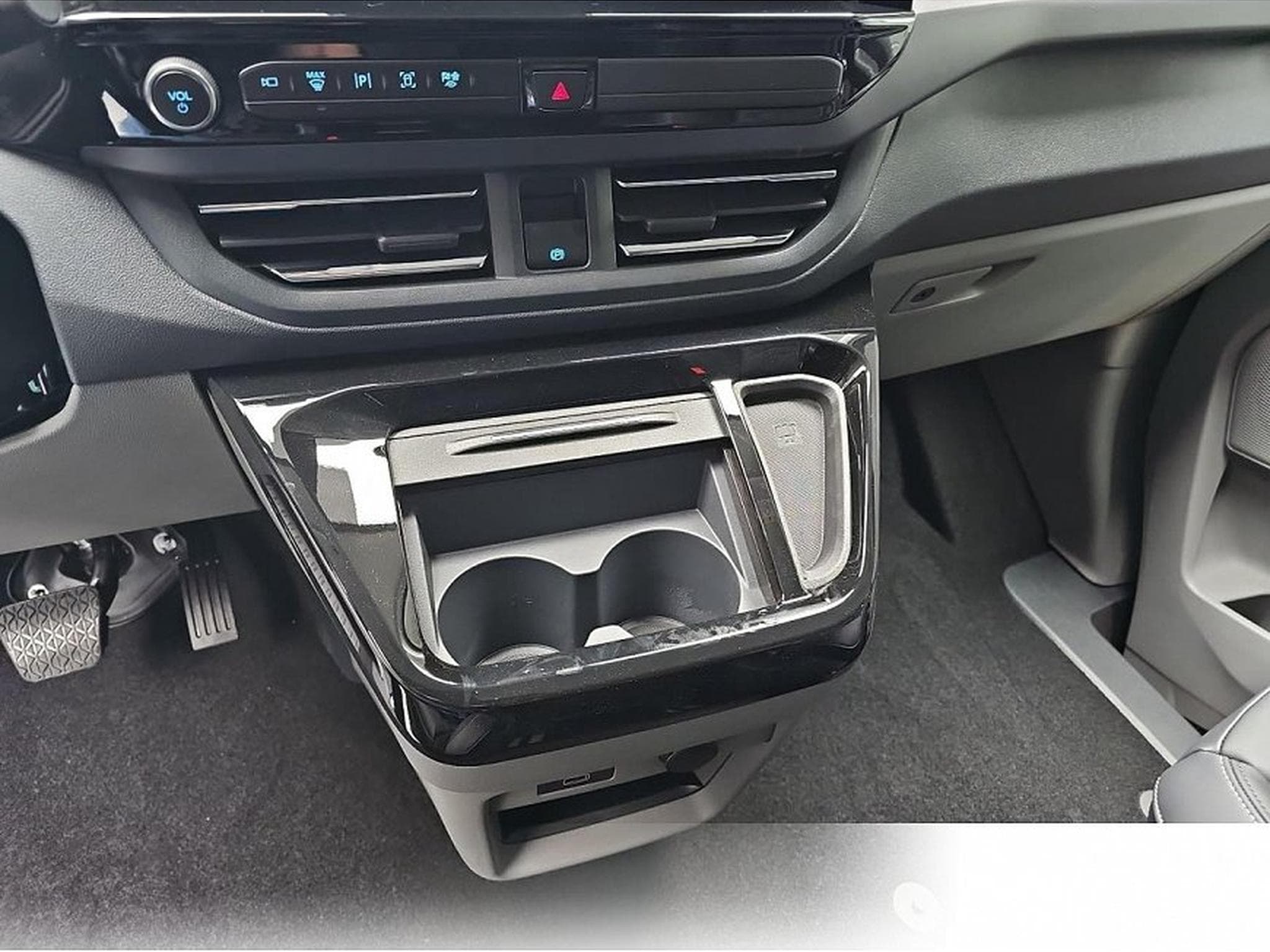 Ford Tourneo (2026) - Photo 11