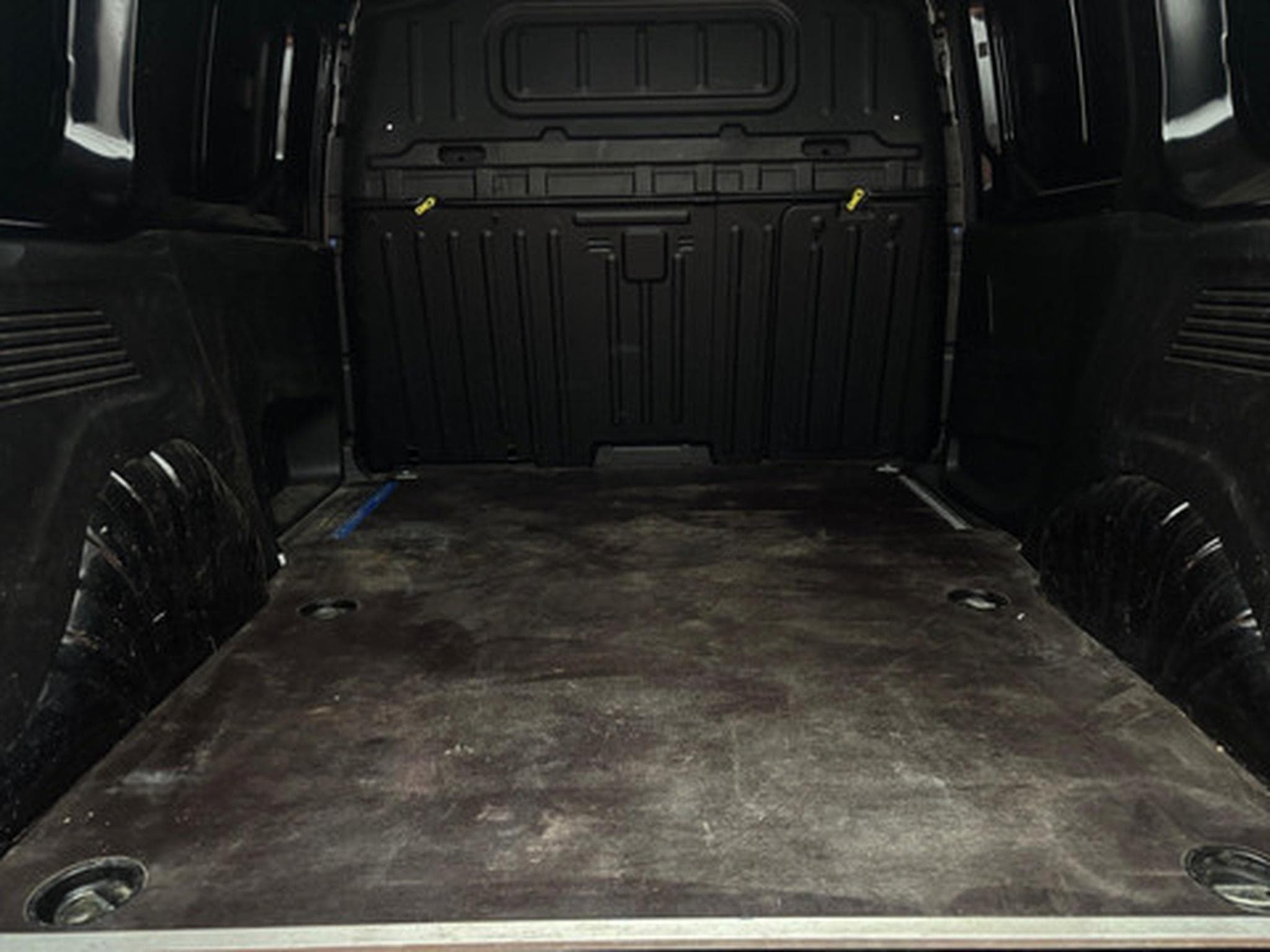 Opel Combo Cargo (2023) - Photo 11