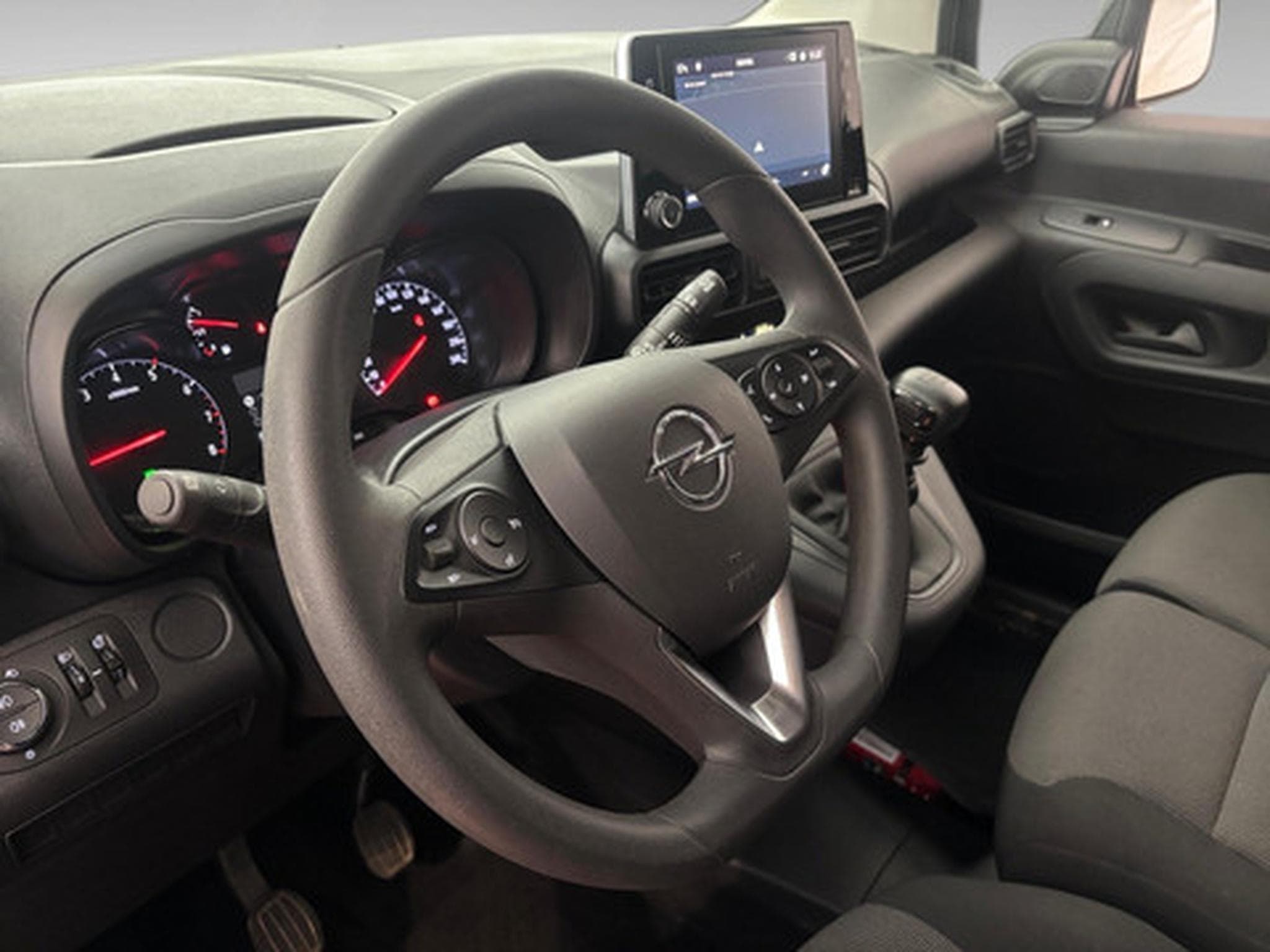 Opel Combo Cargo (2023) - Photo 8
