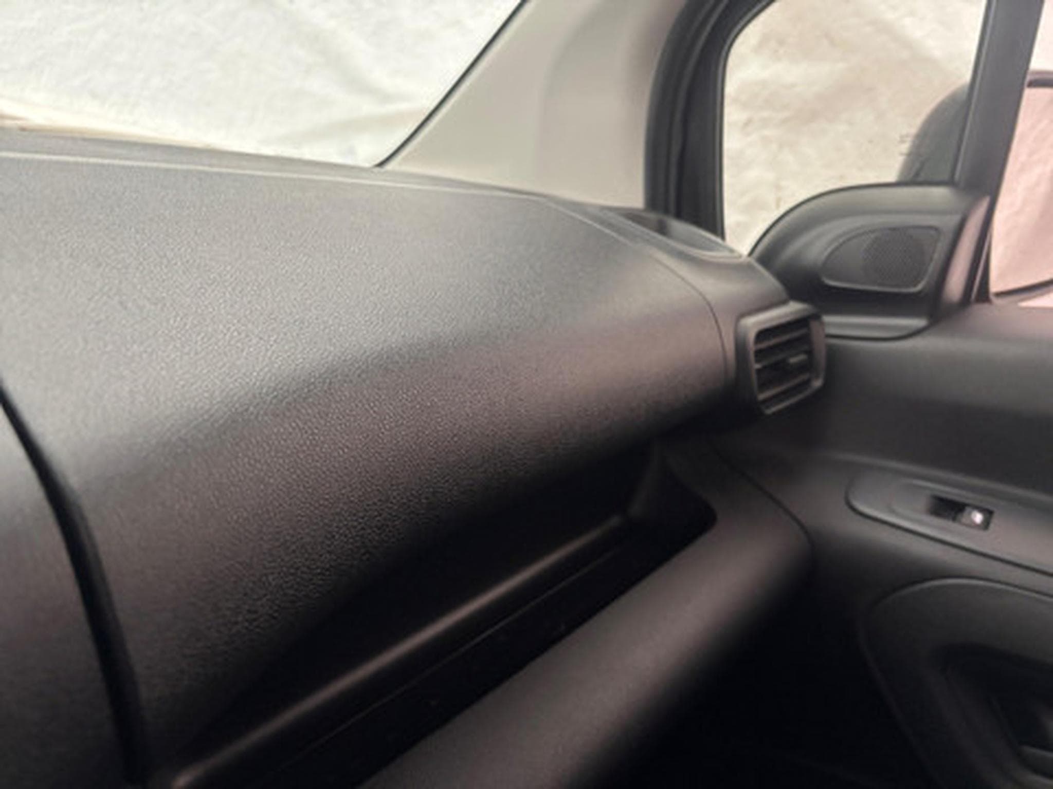 Opel Combo Cargo (2023) - Photo 9