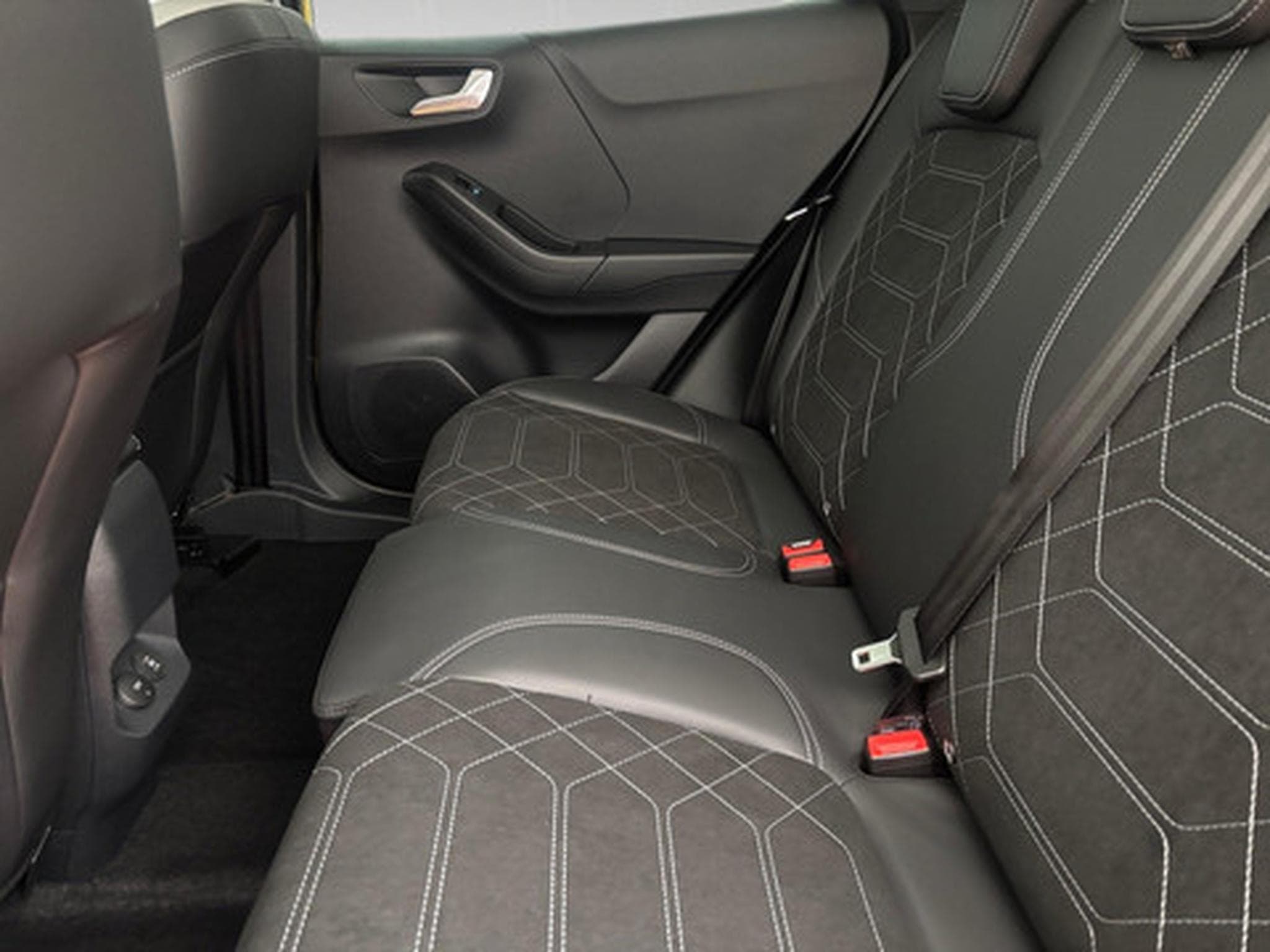 Ford Puma Gen-E Premium (2025) - Photo 11