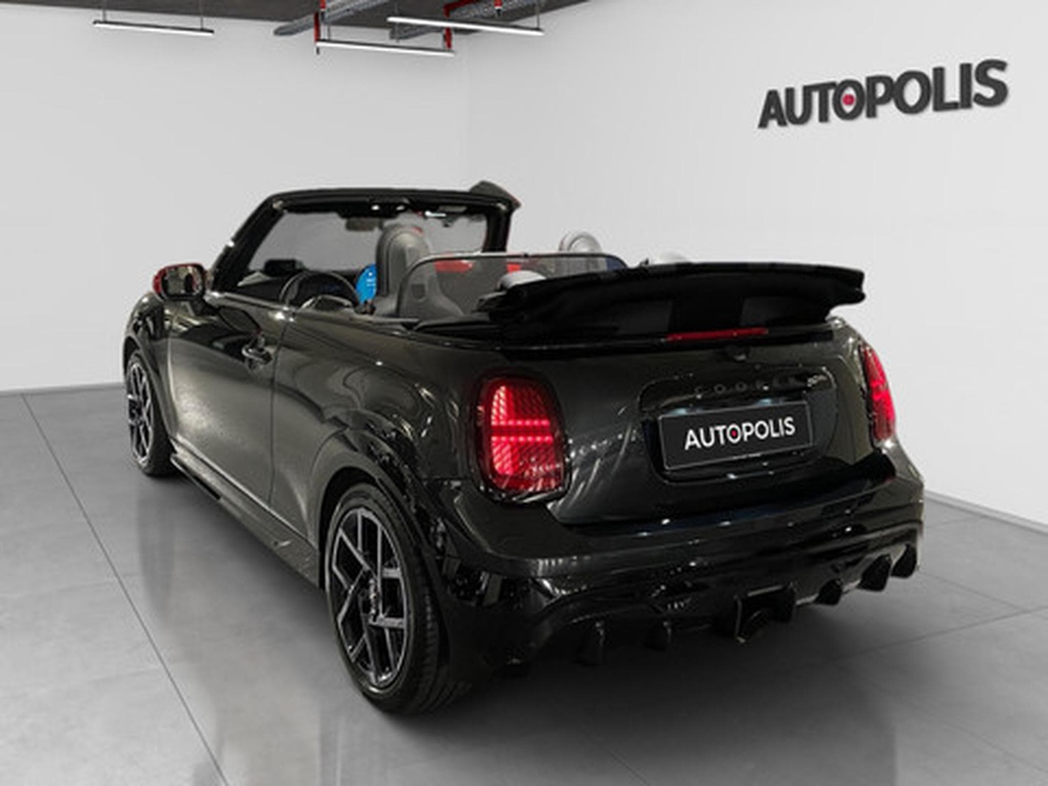 Mini Cooper John Cooper Works (2025) - Photo 19