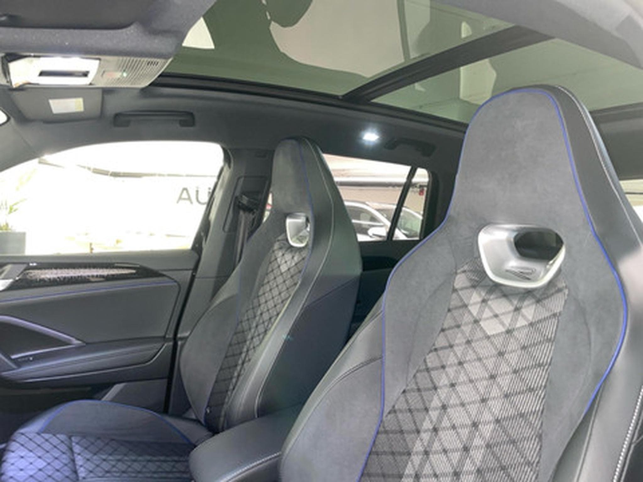 VW Tiguan 1.5 eHybrid R-Line DSG (2024) - Photo 14