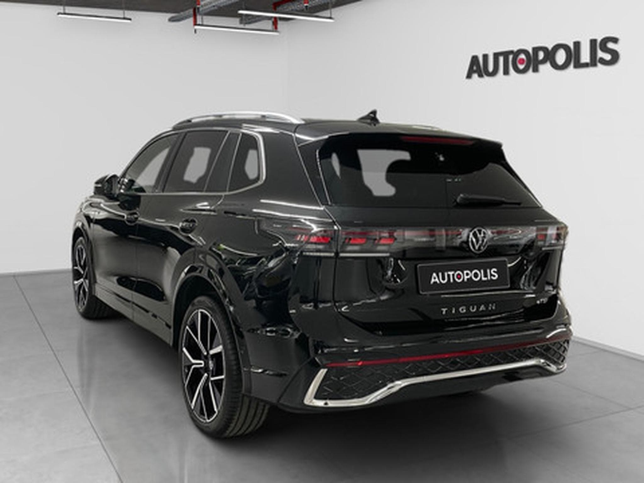 VW Tiguan 1.5 eHybrid R-Line DSG (2024) - Photo 20