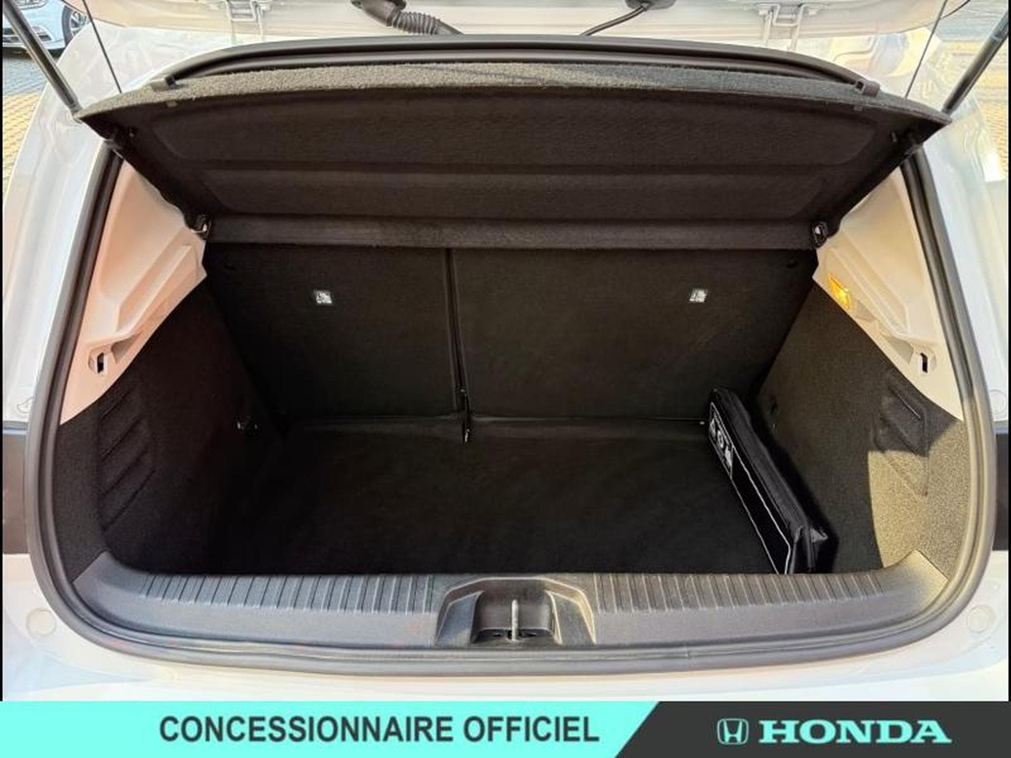 Renault Clio 1.0 TCe 90ch Equilibre (2022) - Photo 2