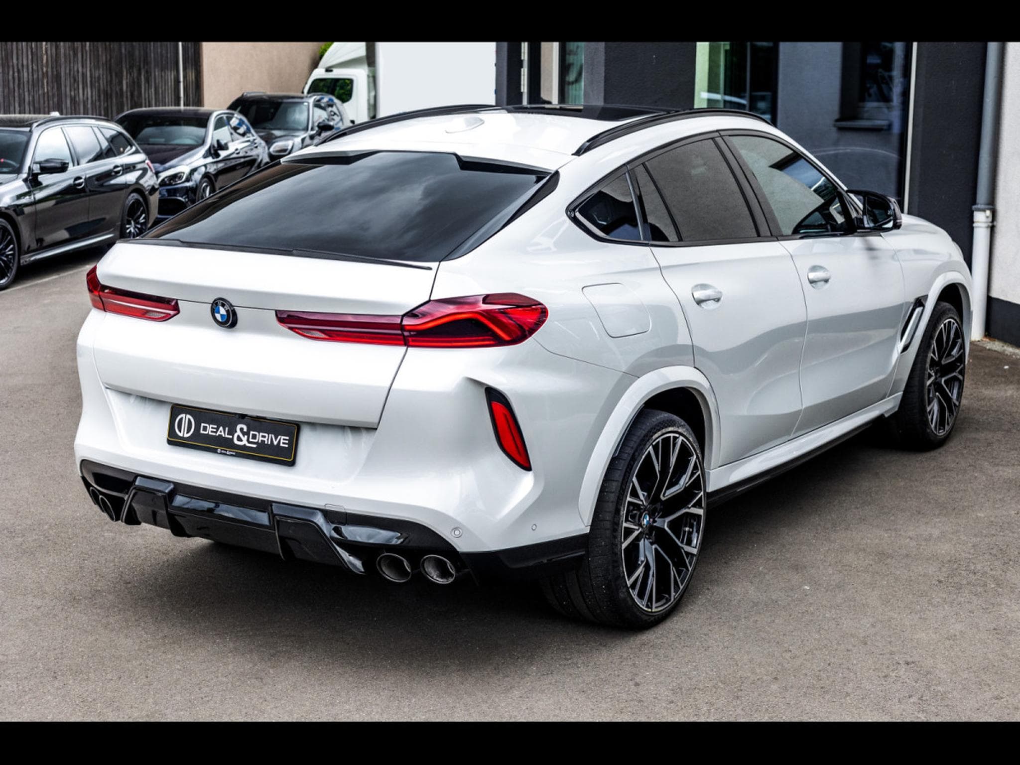 BMW X6 M COMPETITION 4.4 (625 CH) STEPTRONIC XDRIVE – MINERALWEISS (2023) - Photo 7