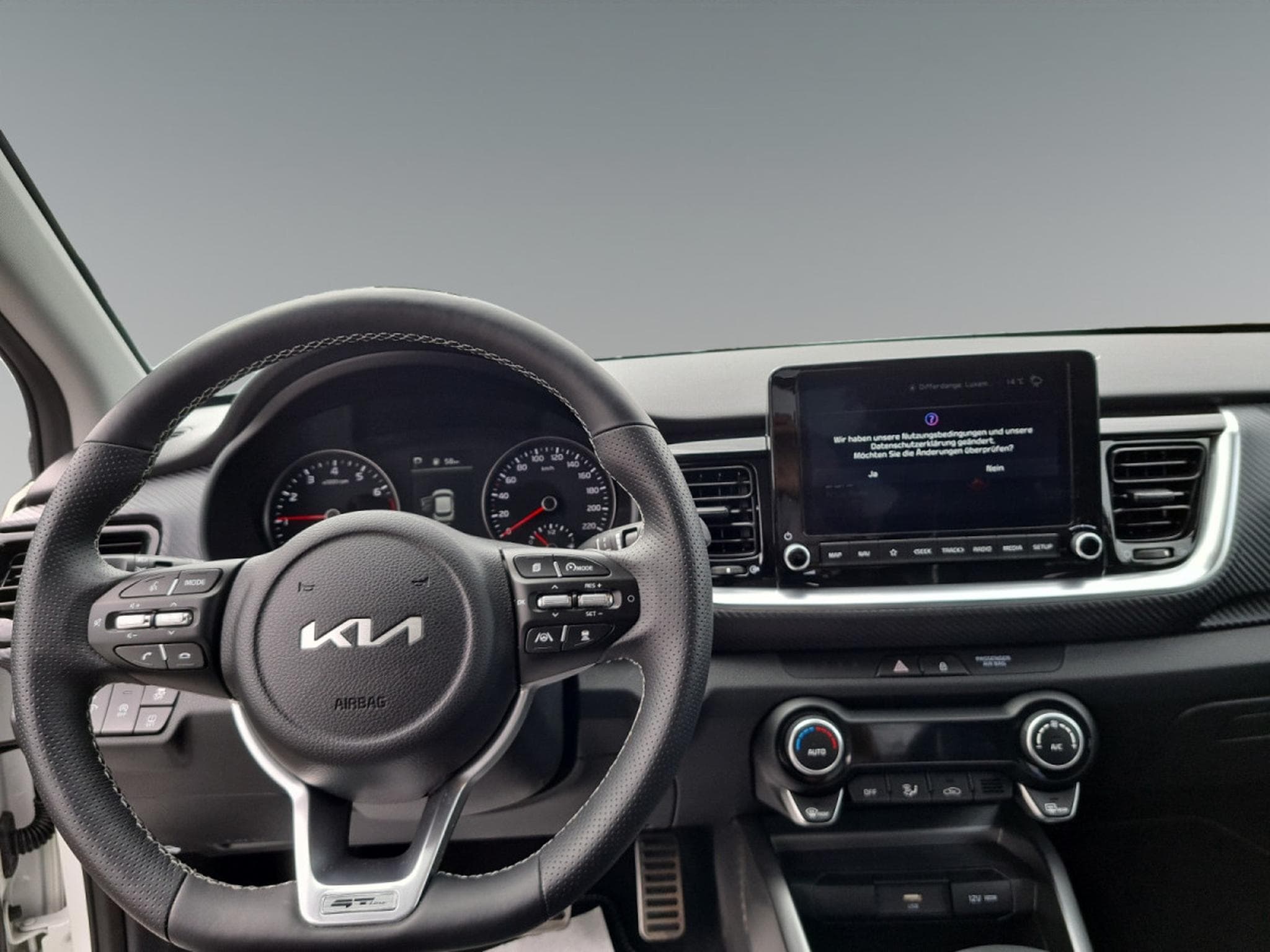 Kia Stonic GT Line 1.0T 120 ISG MHEV 7DCT (2023) - Photo 12