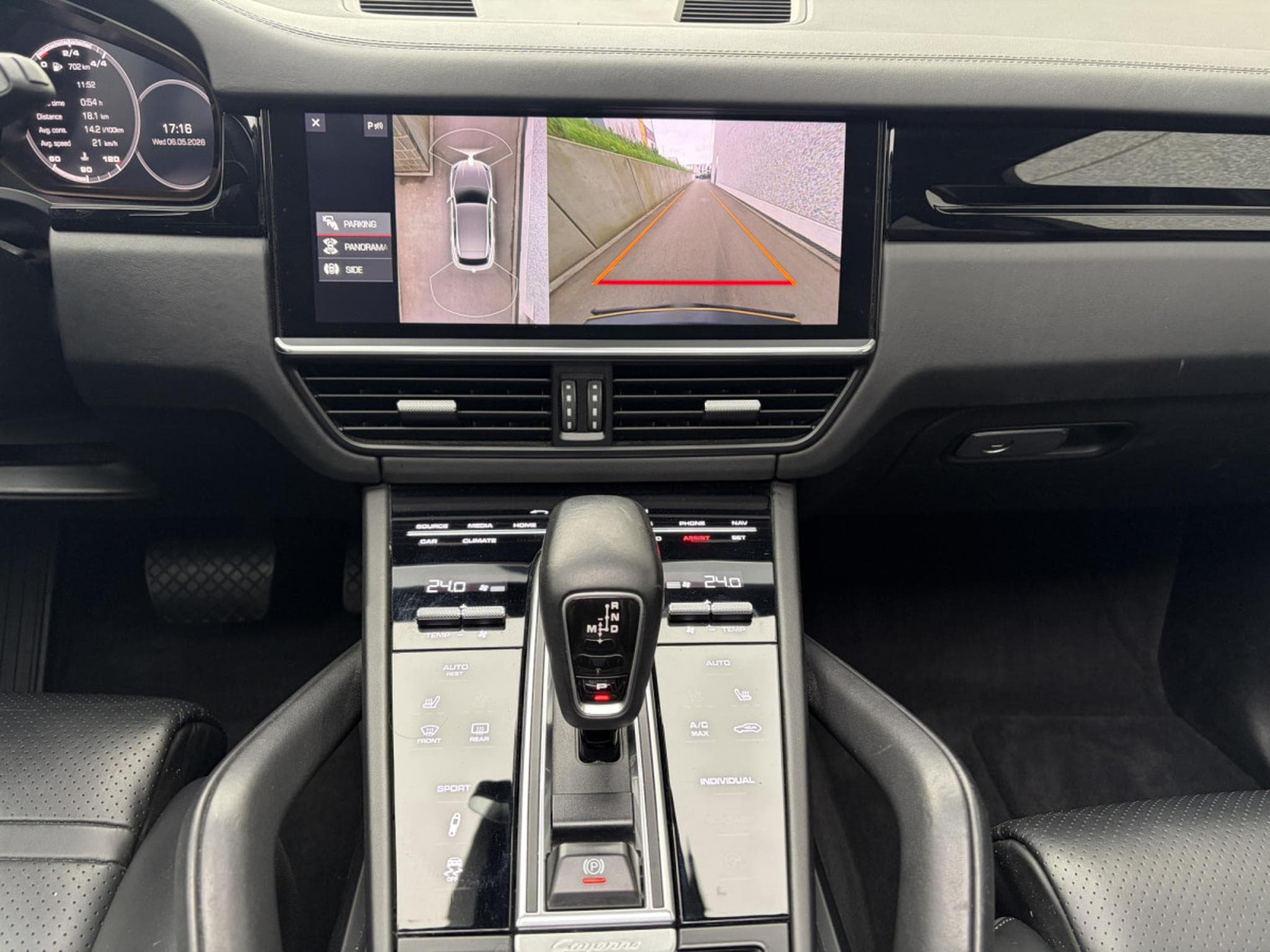 Porsche Cayenne 3.0 V6/PANORAMA/KAMERA/ (2018) - Photo 10