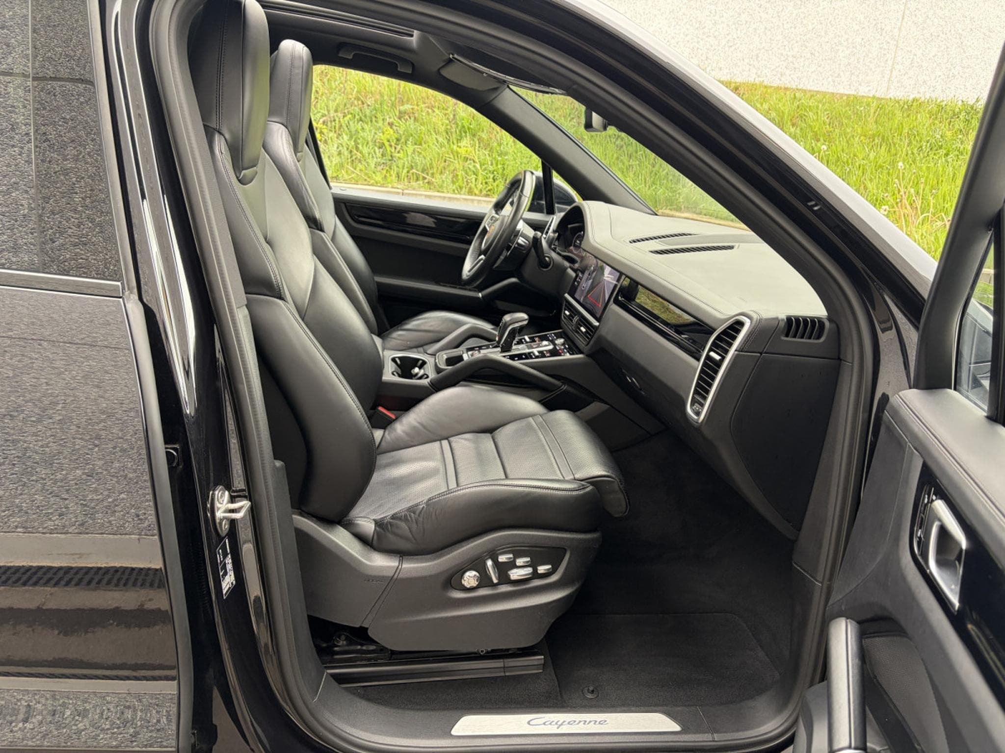 Porsche Cayenne 3.0 V6/PANORAMA/KAMERA/ (2018) - Photo 18
