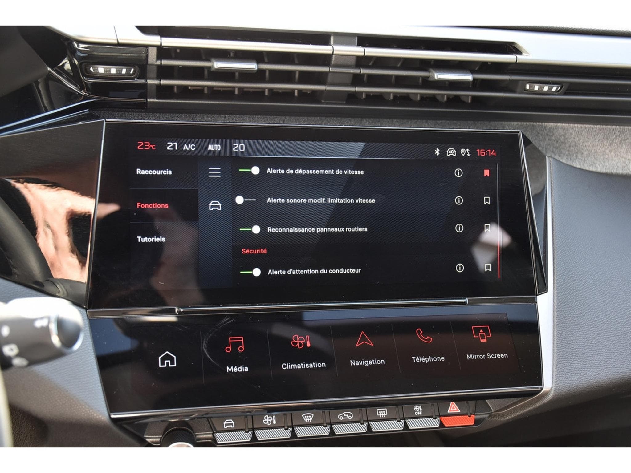 Peugeot 308 1.2 Hybrid 145 e-DCS6 Allure ACC LANE GPS CAM360 1° MAIN (2025) - Foto 18