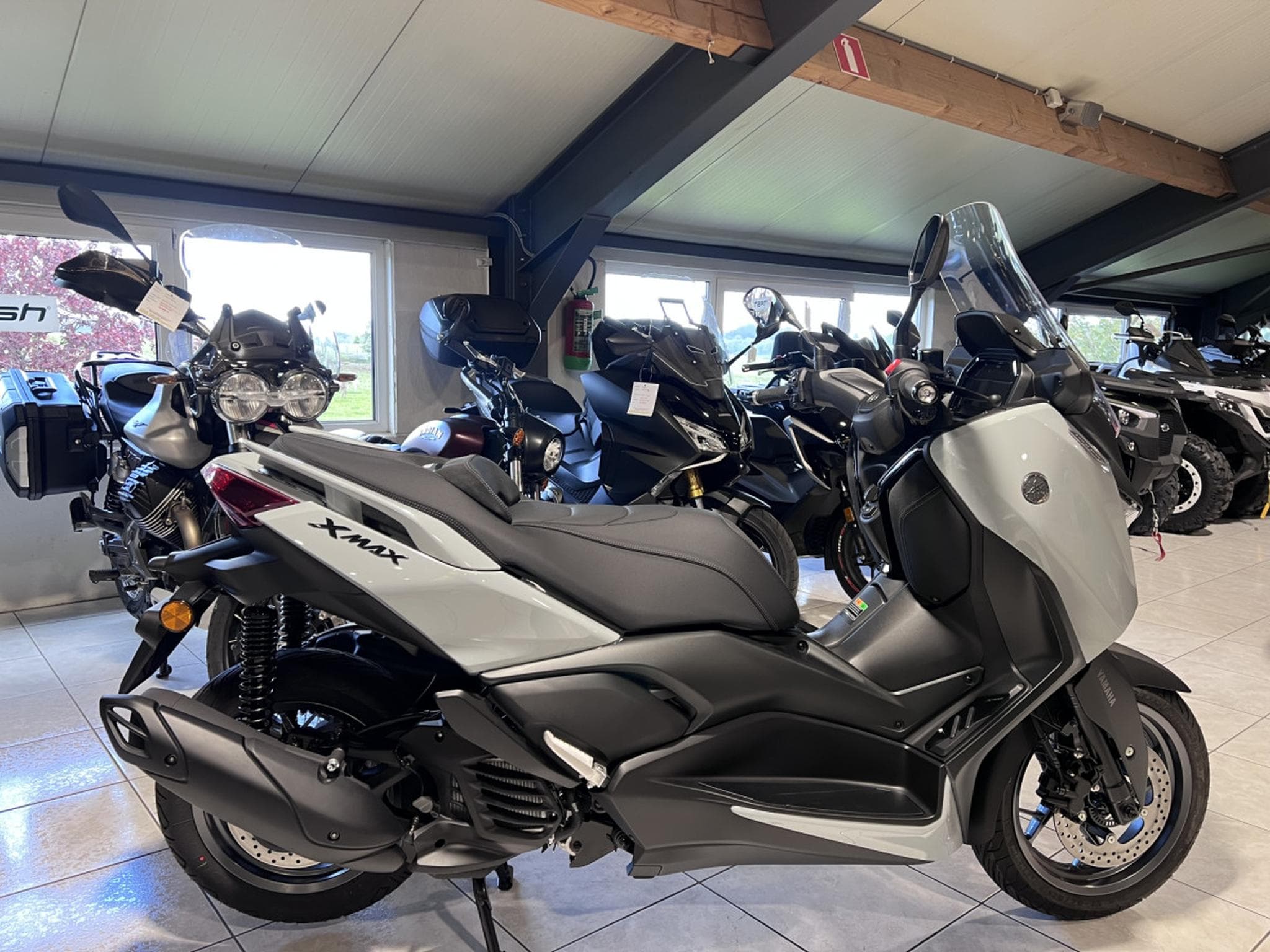Yamaha X-Max TECH MAX + (2026) - Foto 1