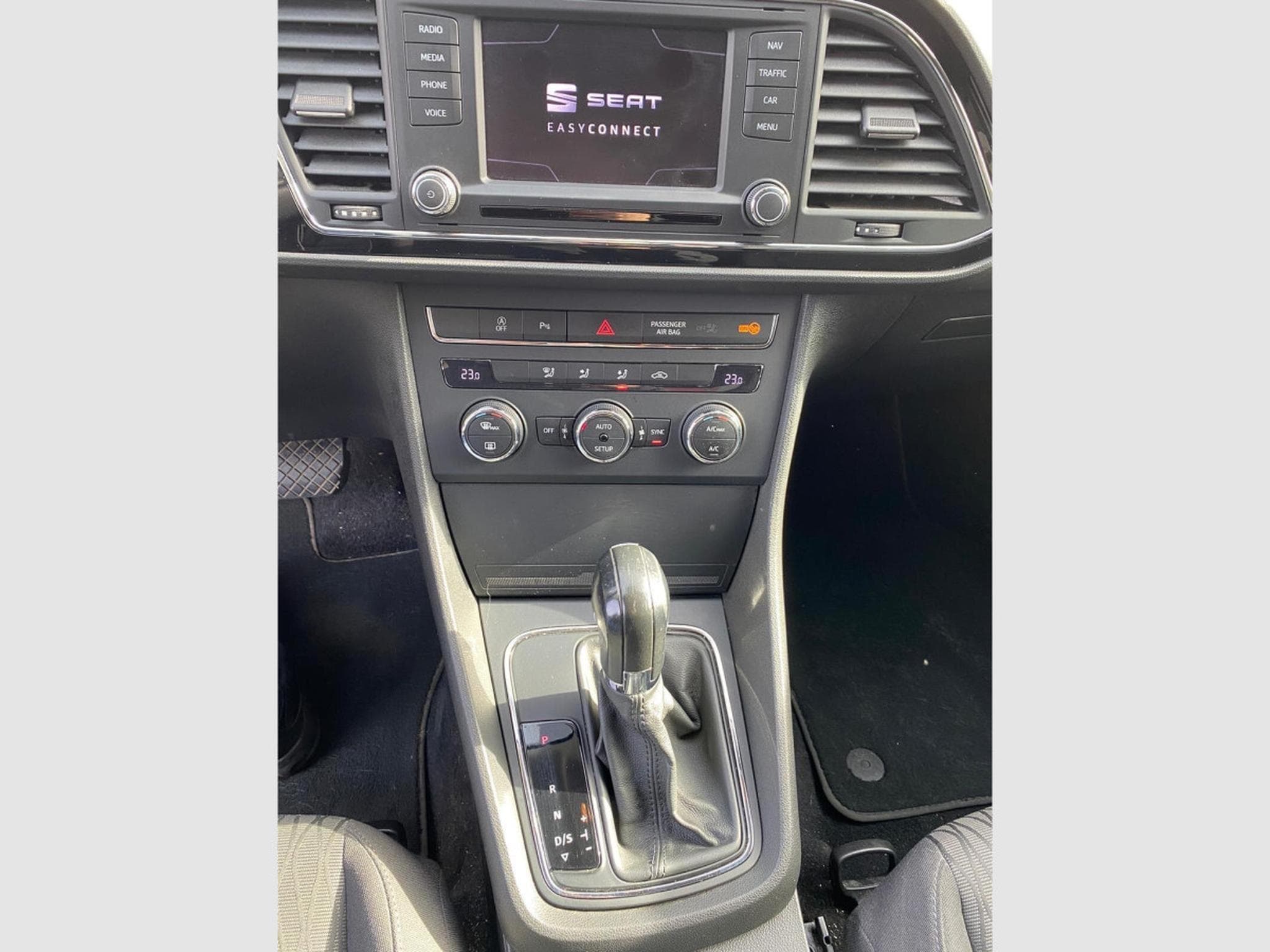 Seat Leon 1.2 tsi automatique 105 (2013) - Photo 6