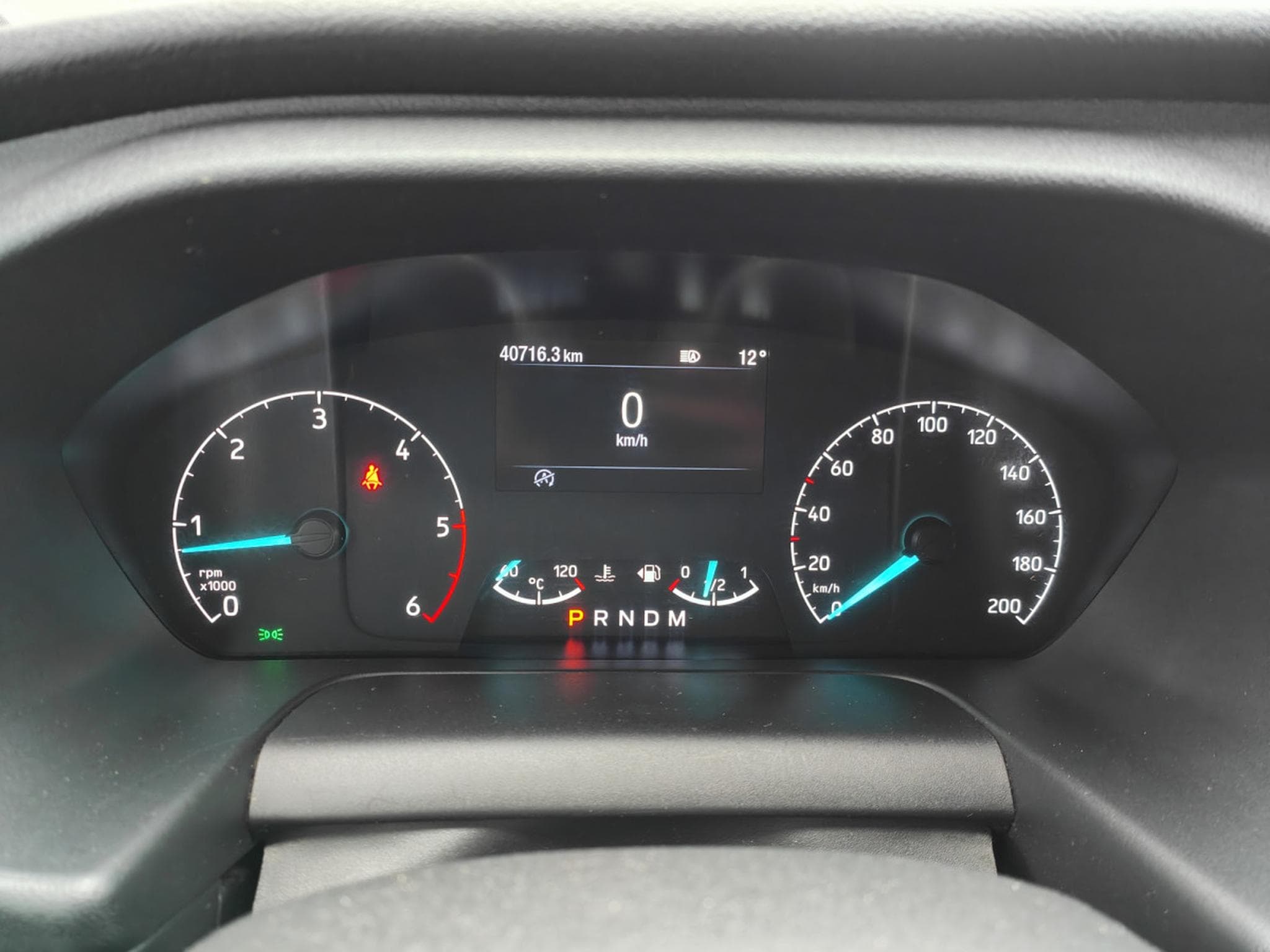 Ford Transit 2.0 TDCI BOITE AUTO 3PLACES CAMERA CARPLAY CRUISE ATTELAGE (2023) - Photo 17
