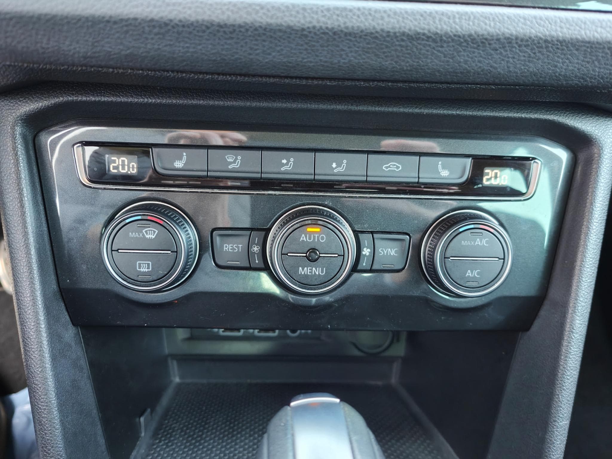 VW Tiguan 2.0 TDI DSG CARPLAY CAMERA GPS CRUISE ADAPTATIF (2020) - Foto 16