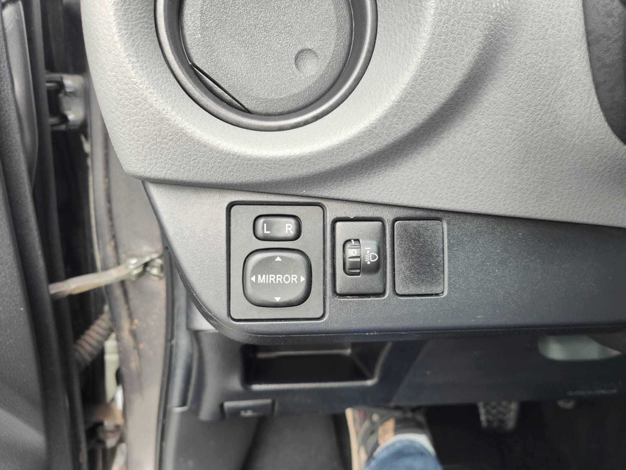 Toyota Yaris 1.3 VVT-I BLUETOOTH CLIMATISATION CAMERA (2015) - Foto 18