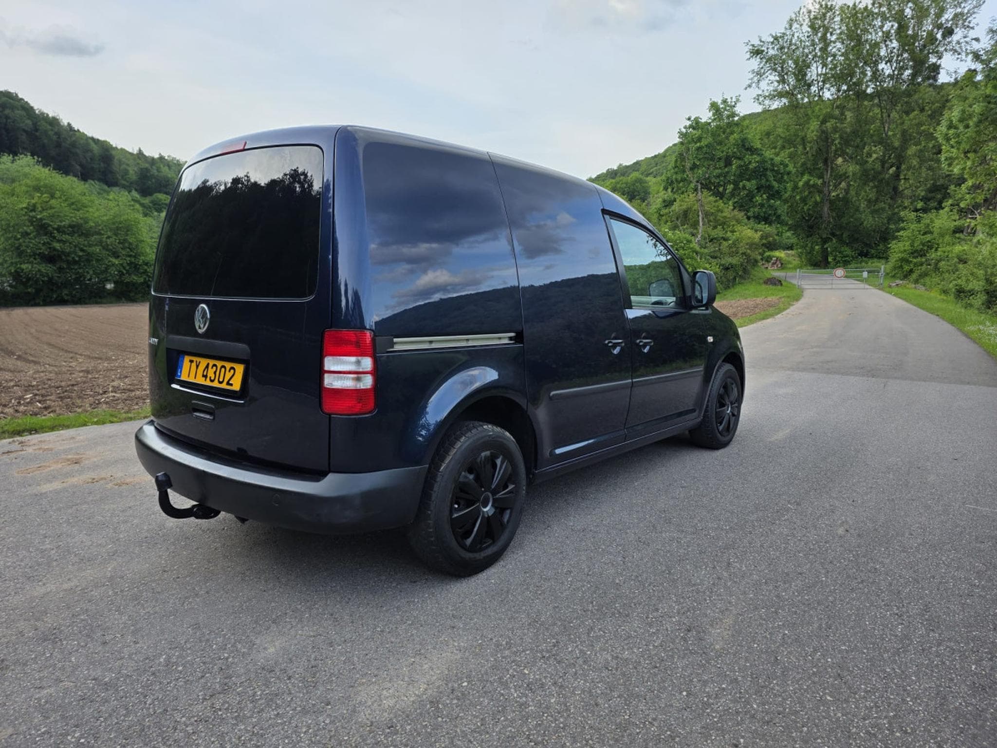 VW Caddy 1.6 TDI (2011) - Photo 4