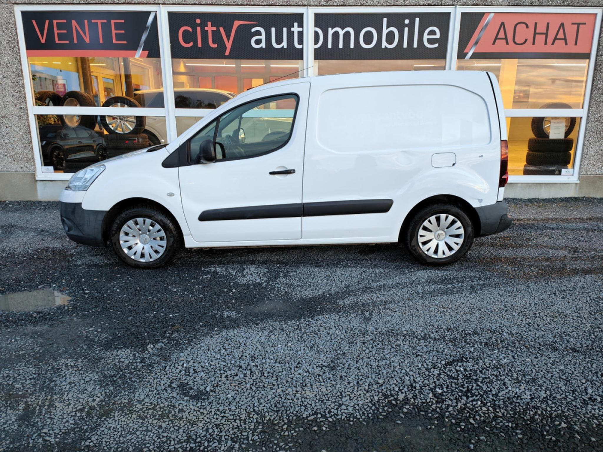 Citroën Berlingo 1.6 HDI 3 PLACES CLIM RADIO (2015) - Foto 3