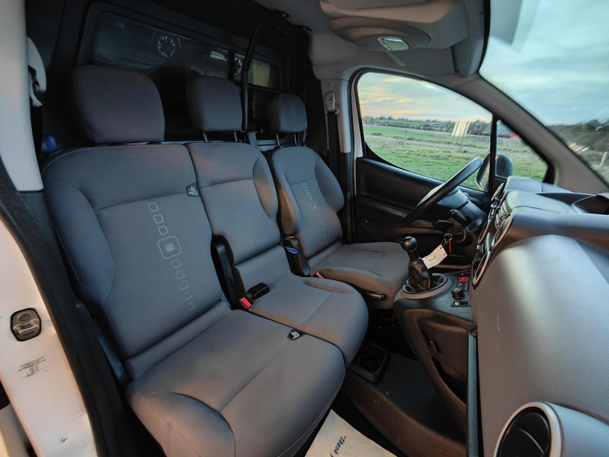 Citroën Berlingo 1.6 HDI 3 PLACES CLIM RADIO (2015) - Foto 5