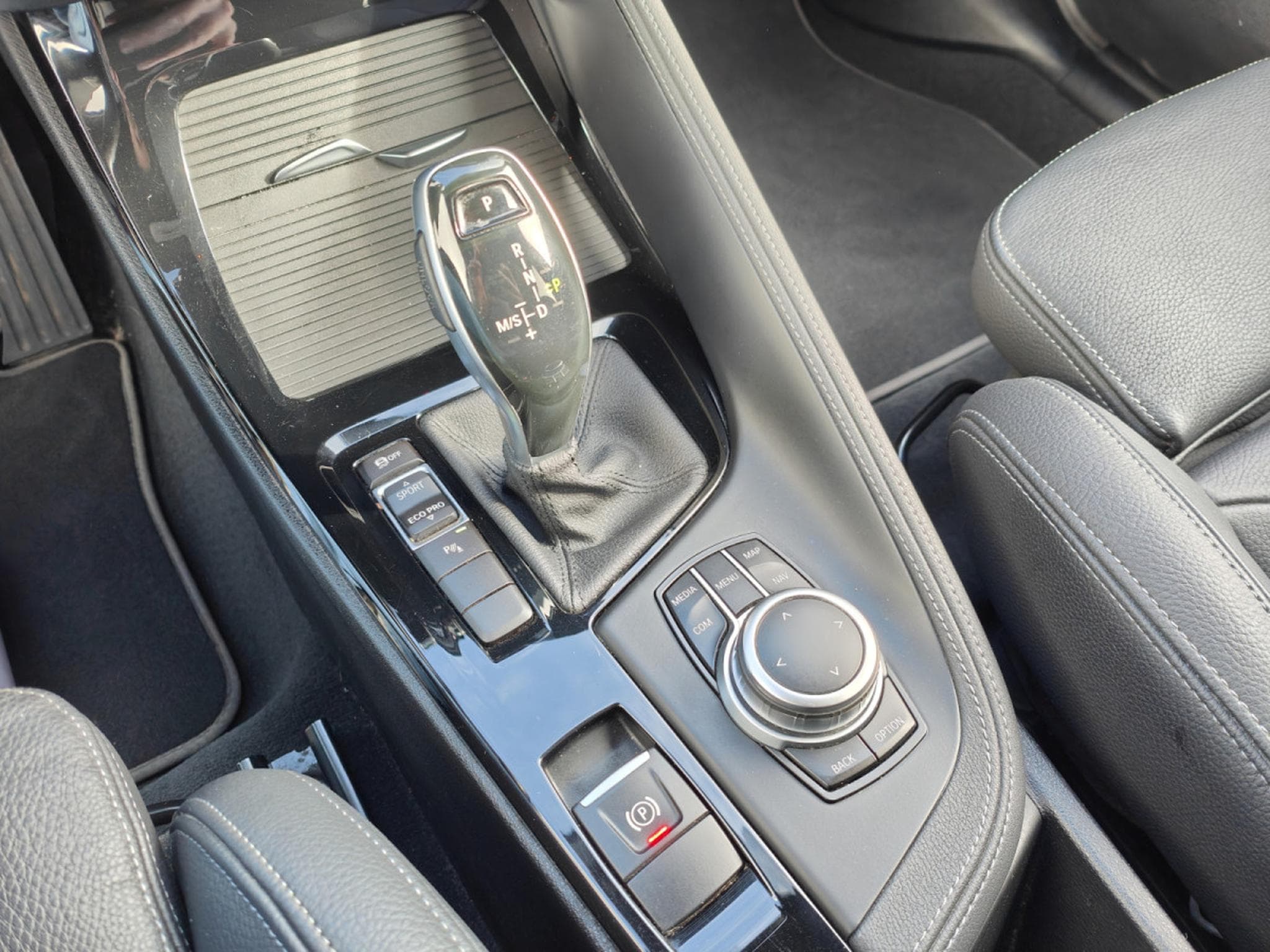 BMW X1 SDRIVE18iA PACK M TOIT PANO OUVRANT GPS CUIR (2021) - Foto 18